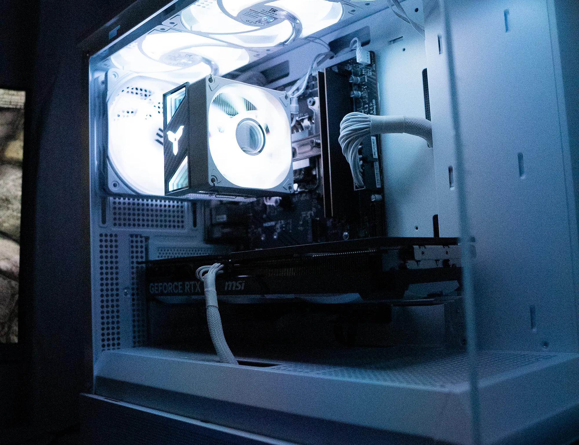 🌨🌨 | MSI RTX 4060Ti | RYZEN 5 7500F | 32GB DDR5 RAM | 1TB | Arctic Snow