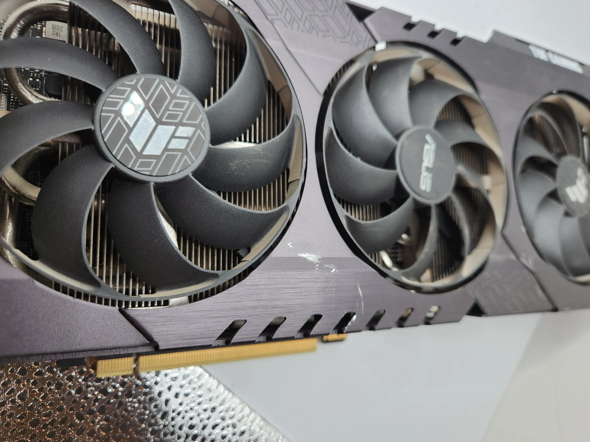 RTX 3080 10 GB Asus Tuf