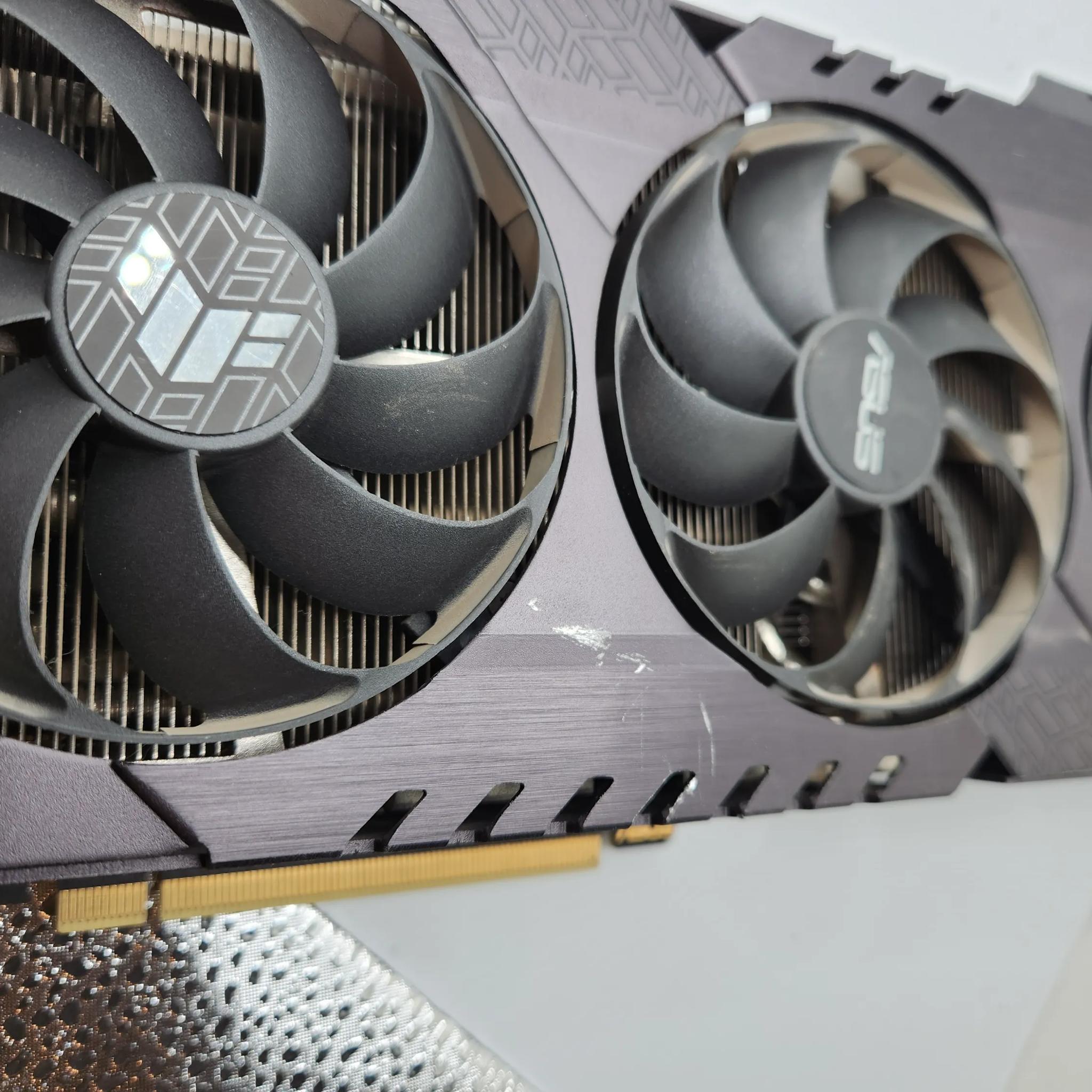 RTX 3080 10 GB Asus Tuf