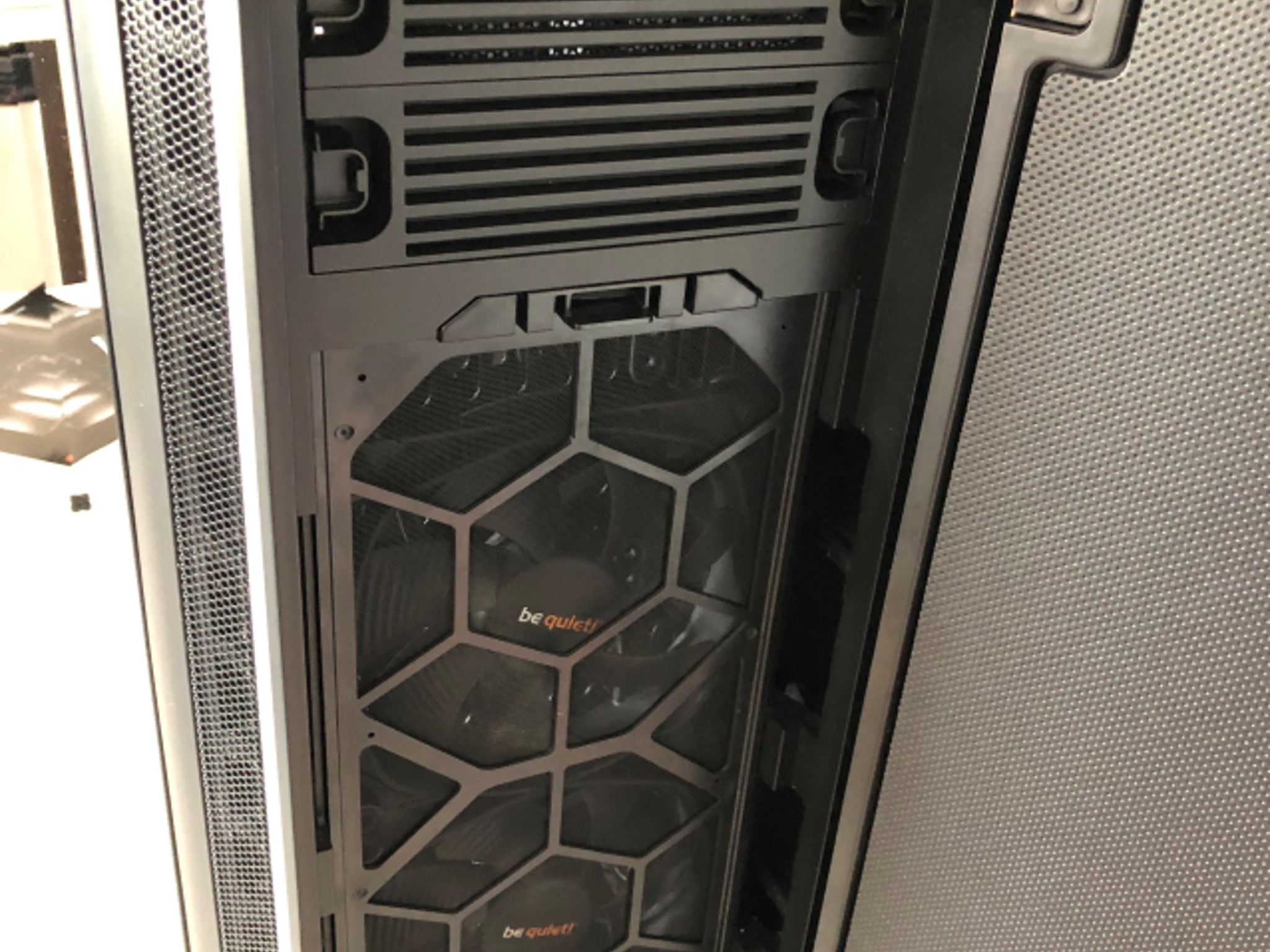 be quiet! Dark Base Pro 900 Full Tower PC Case - Black and Silver - Supports ATX/E-ATX/XL-ATX