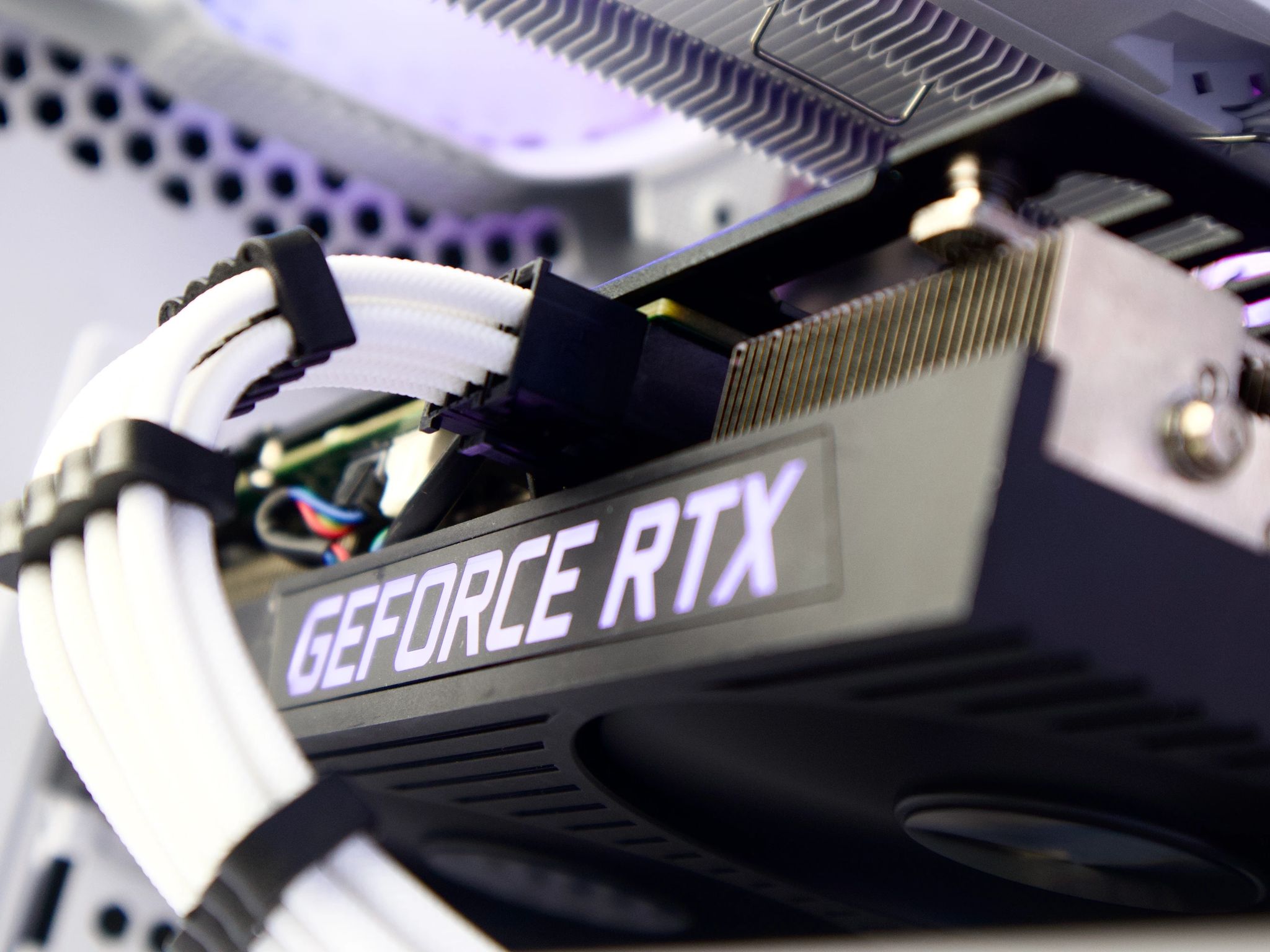 💜🤍💜 RTX 3060 Ti ⚪ Ryzen 5 3600 🟣 16GB RAM ⚪ 1TB NVMe