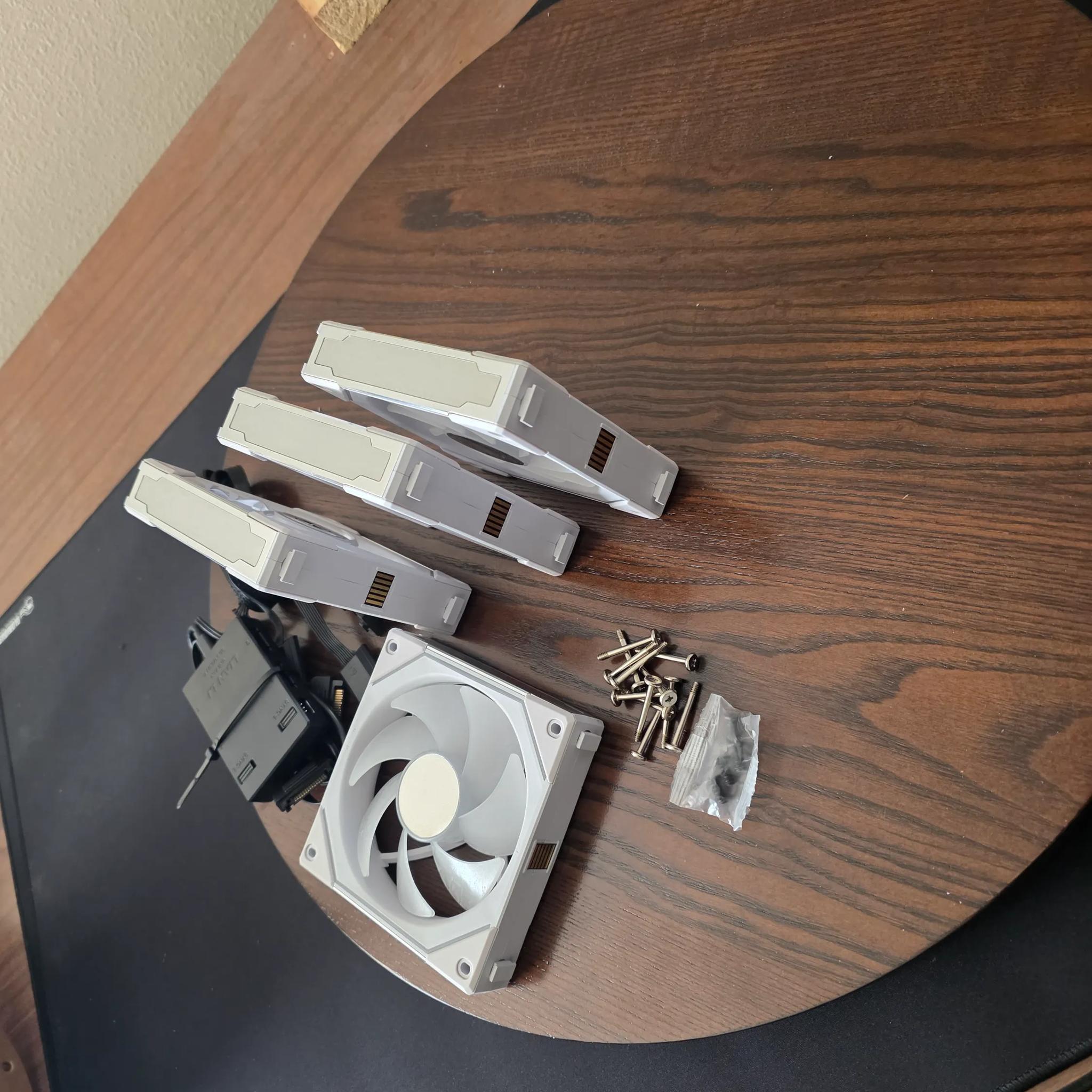 4X Lian Li UNI Fan SL Infinity 120mm Case Fans w/ Controller - 3 Reverse & 1 Standard Blade
