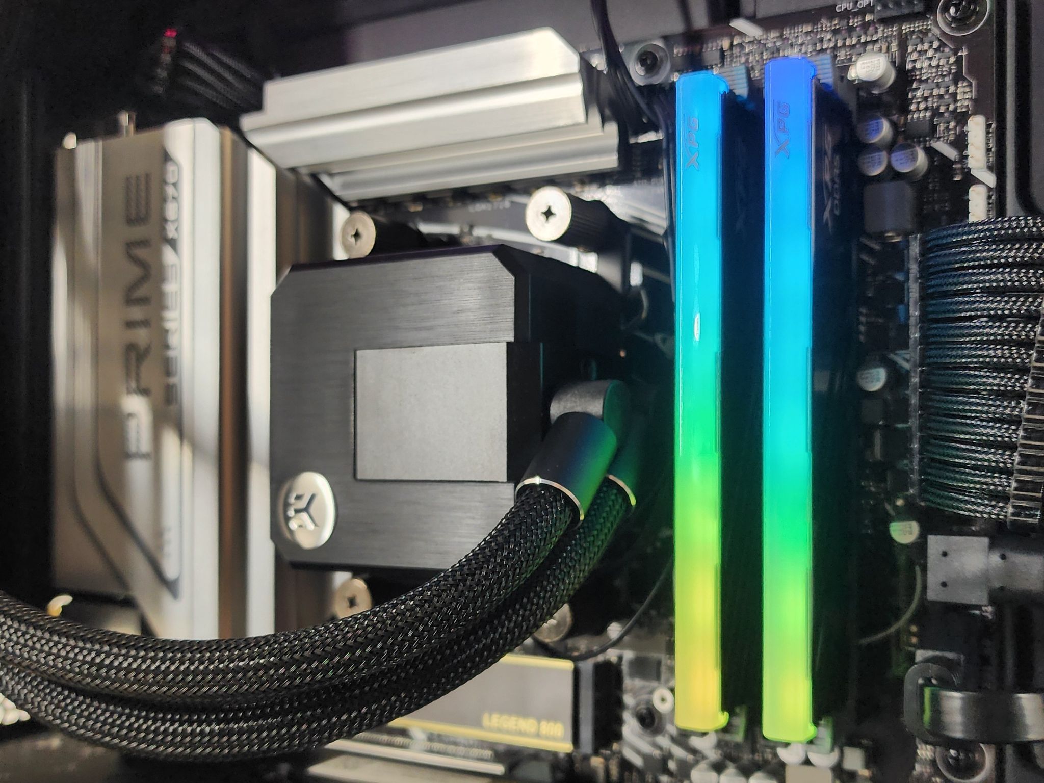 Gaming PC Ryzen 9 7950X3D 32GB RAM 1TB SSD RTX 4070 Ti 12GB Windows 11 PC
