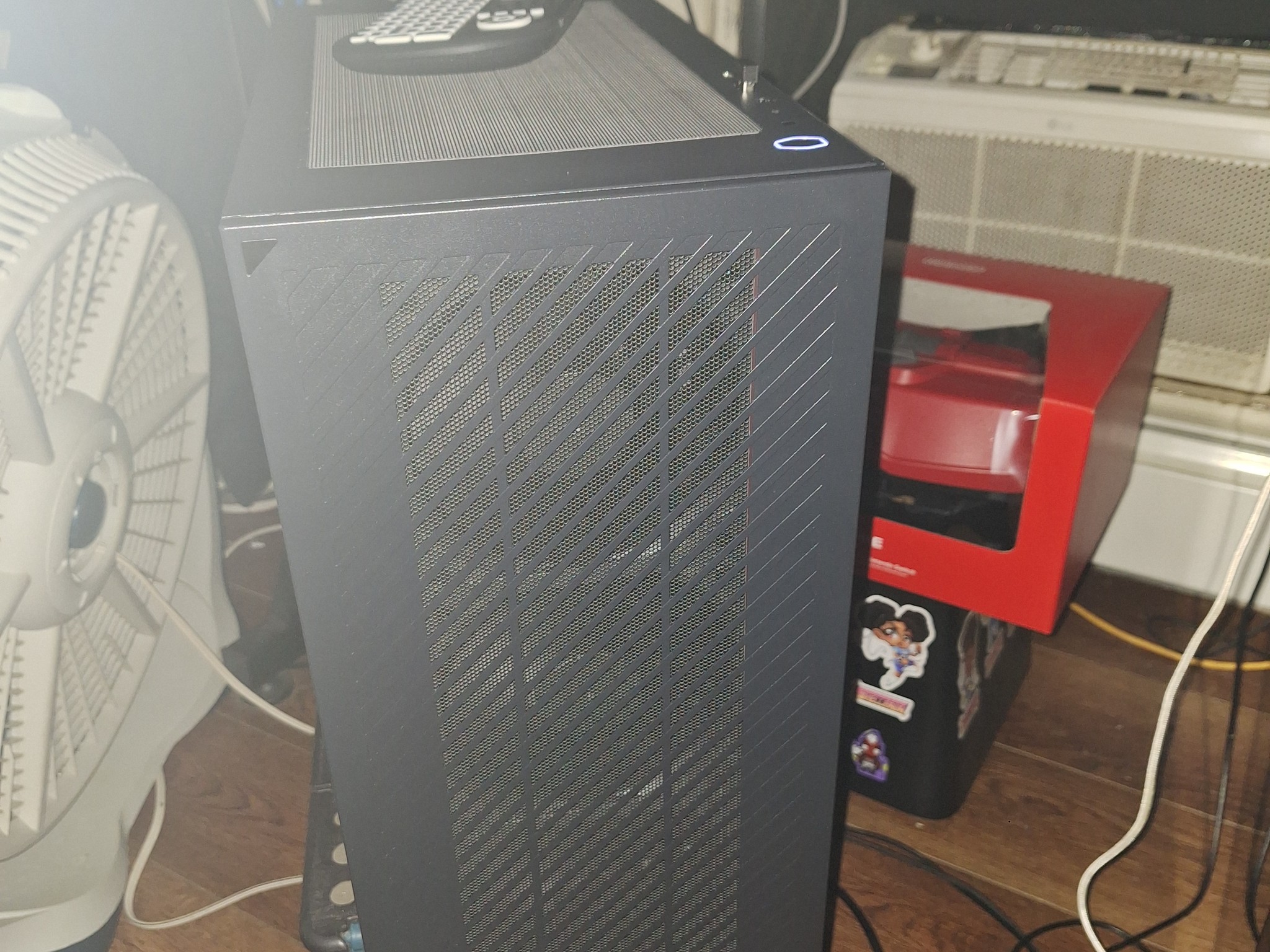 Custom Ultra Black Gaming PC Build (Cheaper and better than the Steam Machine)