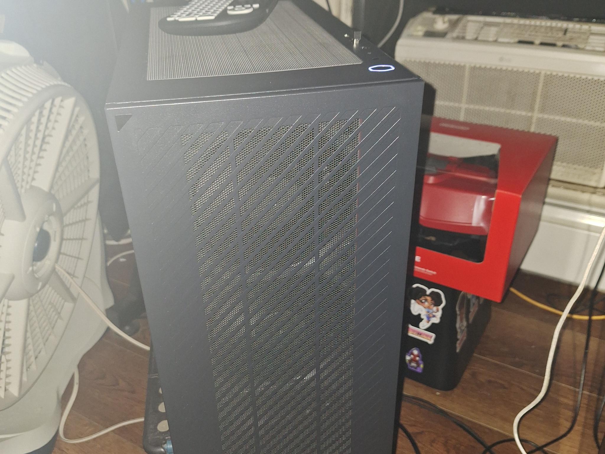 Custom Ultra Black Gaming PC Build (Cheaper and better than the Steam Machine)