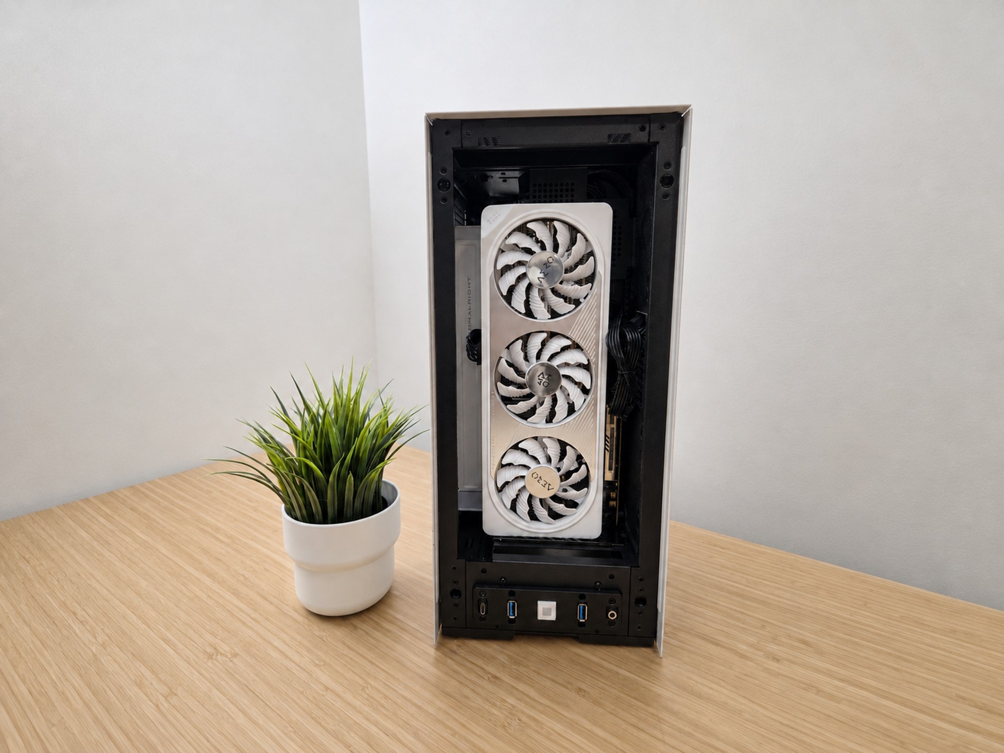 Ryzen 5 7500X3D + RTX 4060 Mini-ITX Gaming PC | Hyte Revolt 3 | Built by PYUR
