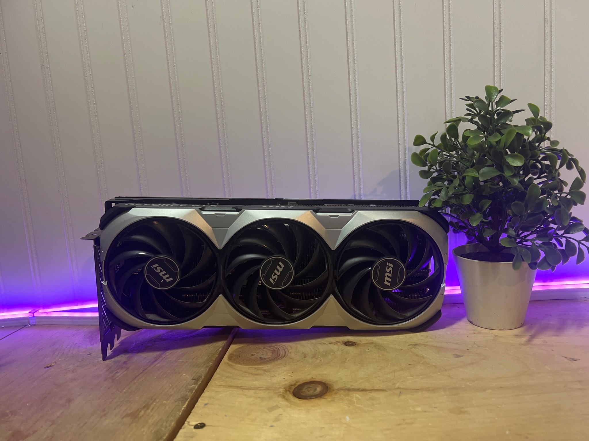 REFURBISHED 4090 read description 4k card