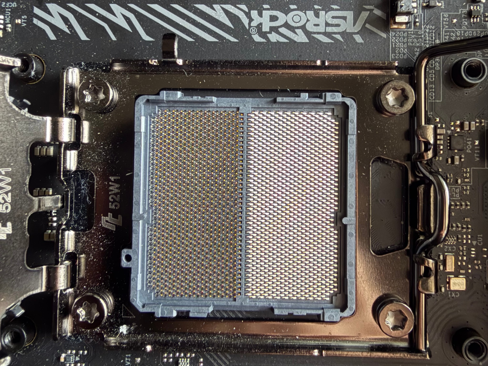 Phantom Gaming B850i