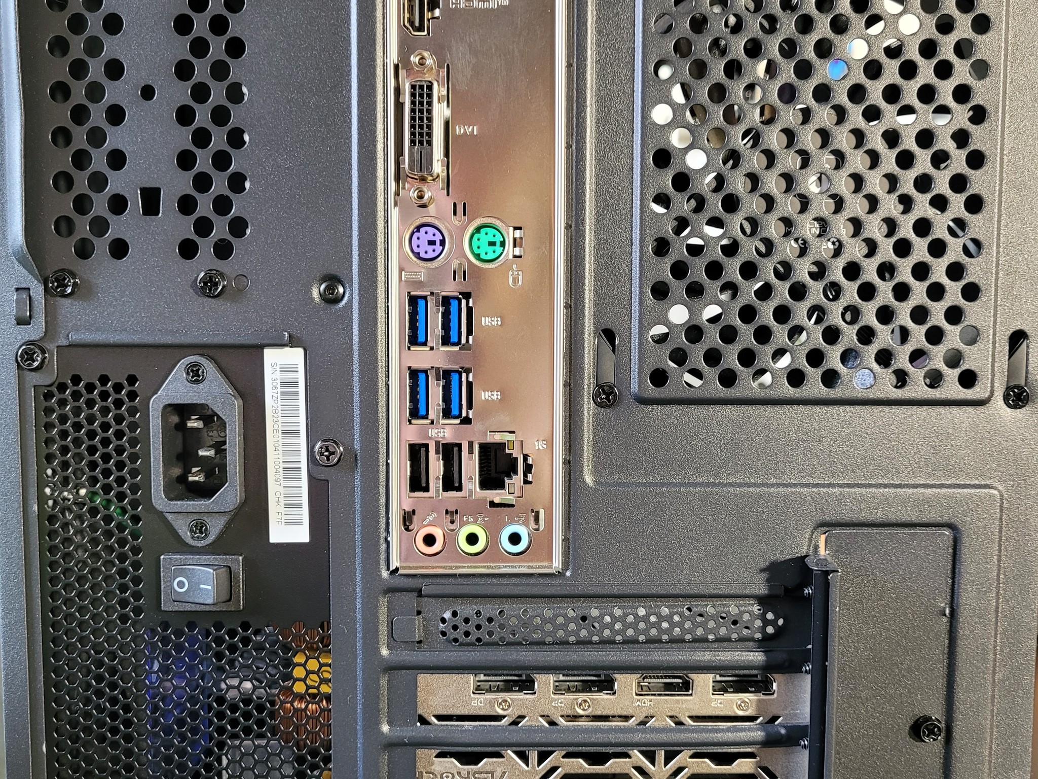 Ryzen 5 5500 | RX 6600 | 32GB RAM | 1TB STORAGE | WINDOWS 11 ACTIVATED