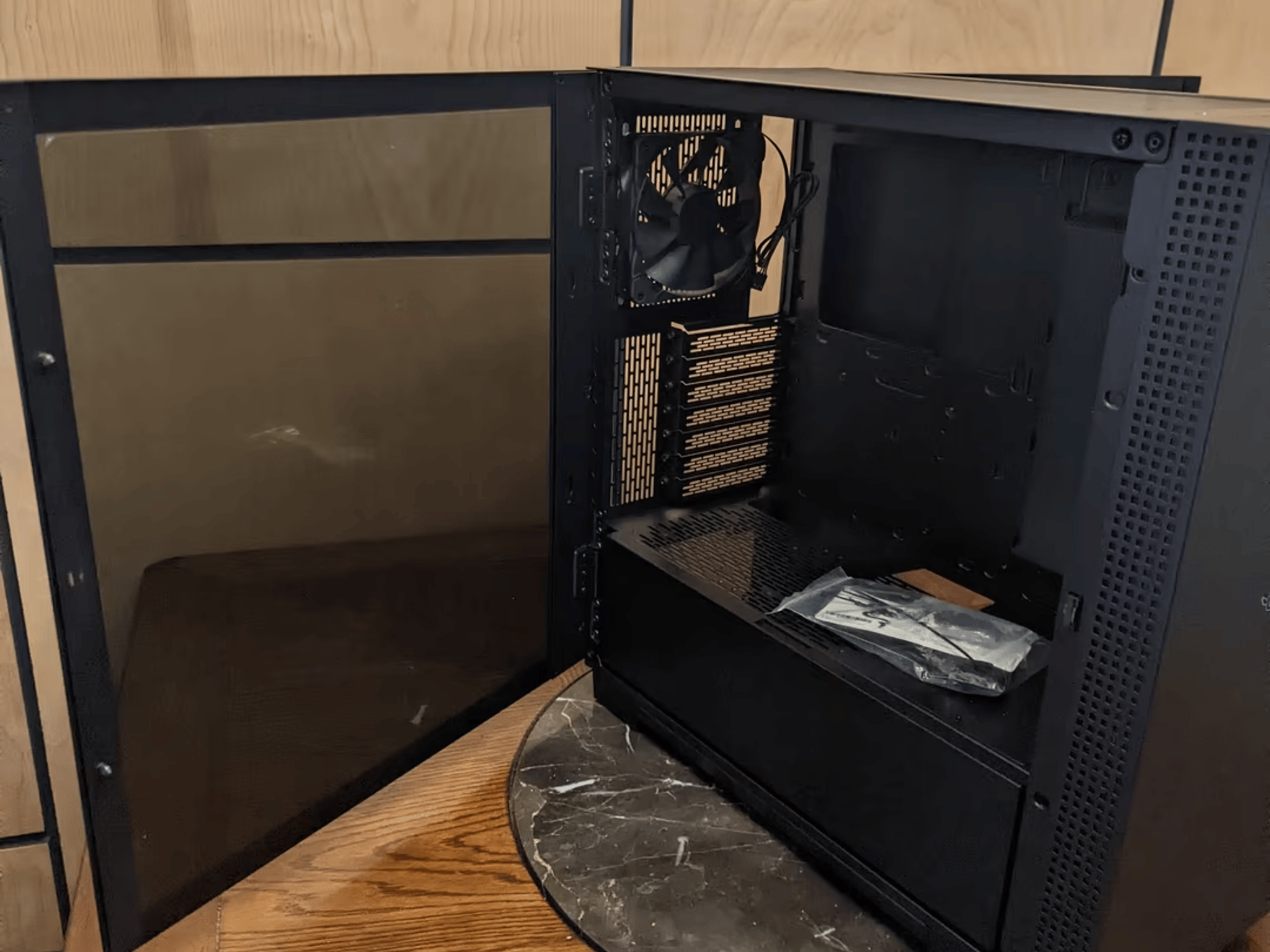 Open Box Like New Razer Tomahawk ATX Mid Tower