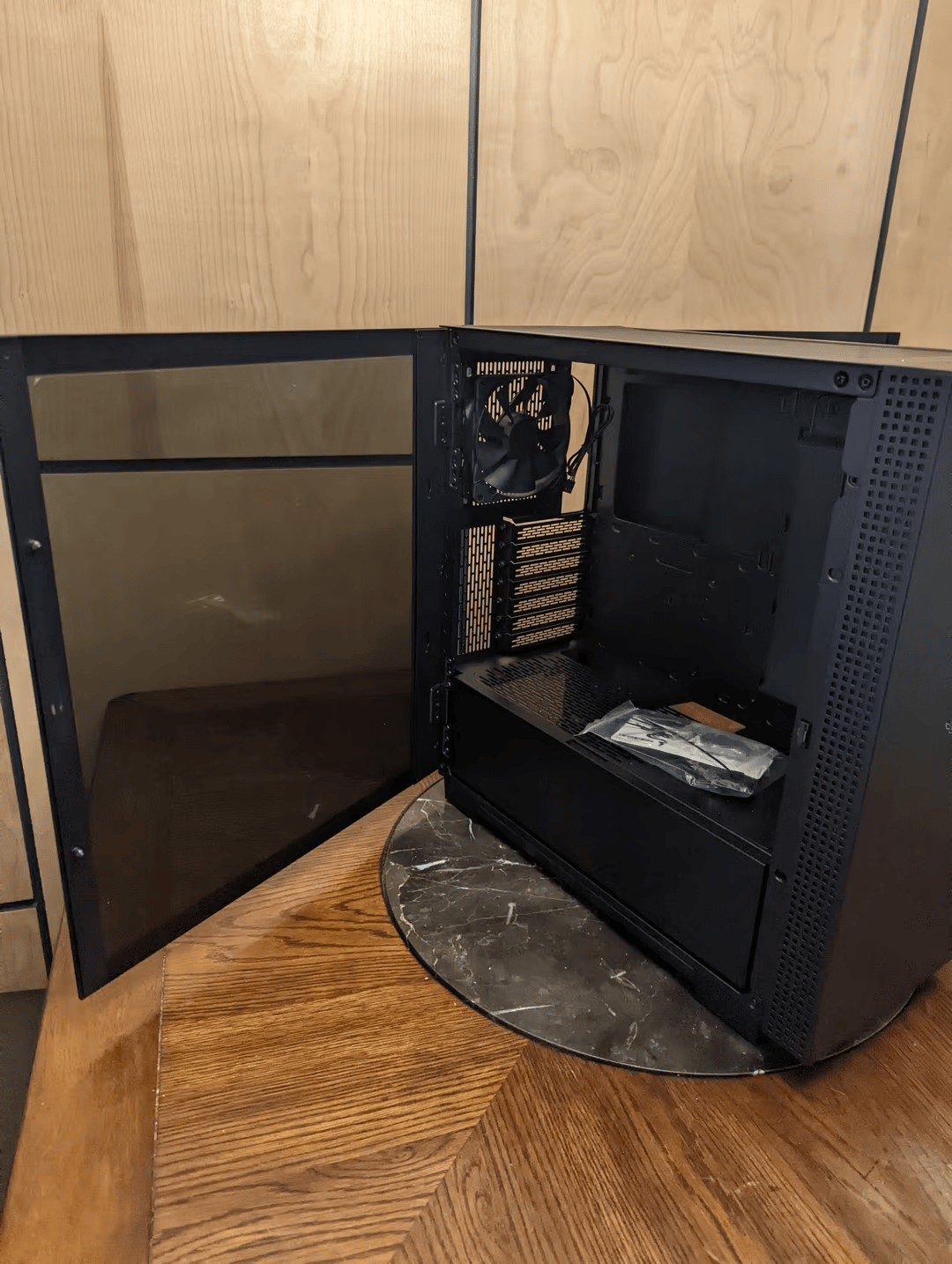 Open Box Like New Razer Tomahawk ATX Mid Tower