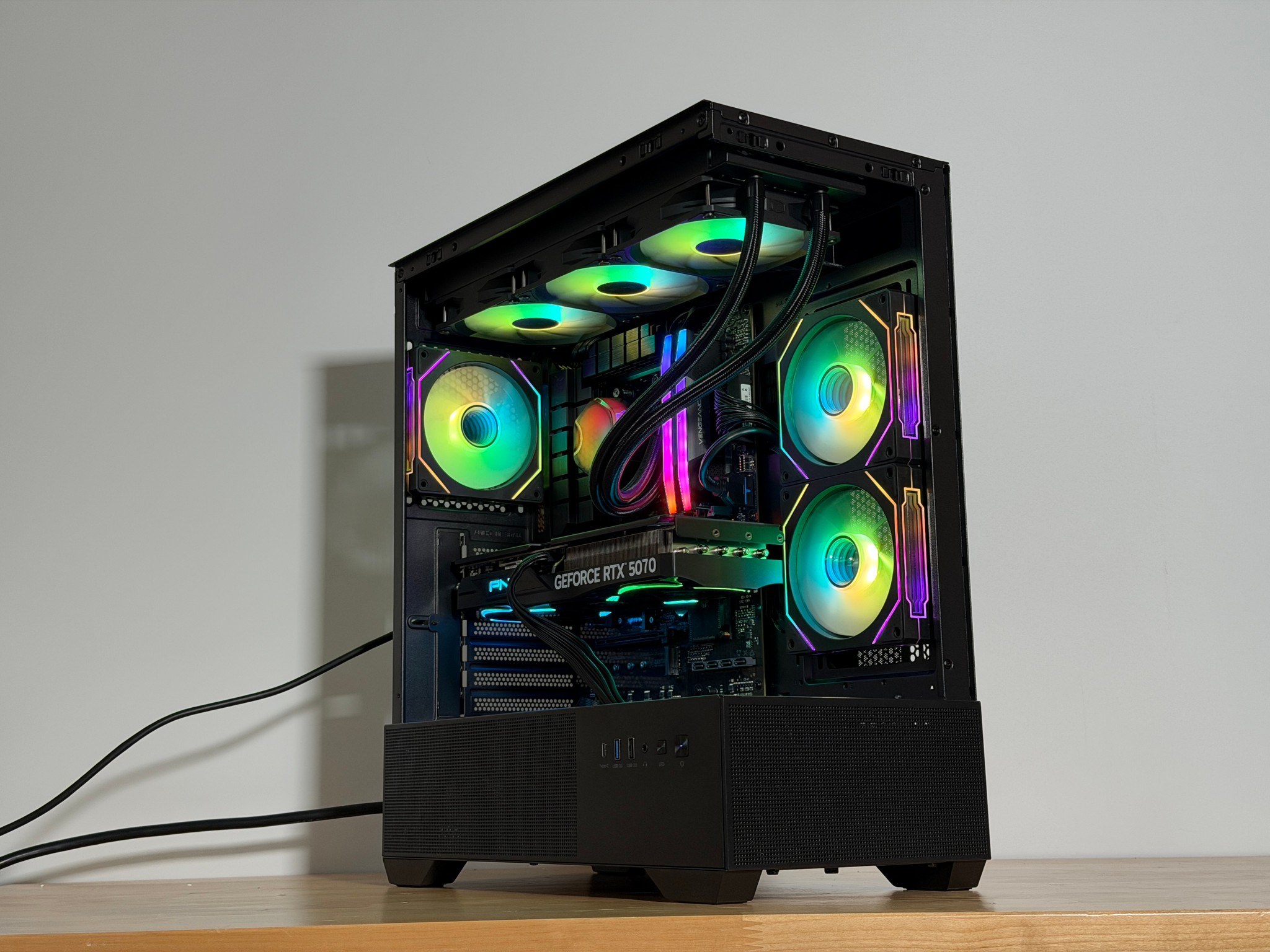 RTX 5070 Ryzen 7 7700x Gaming PC