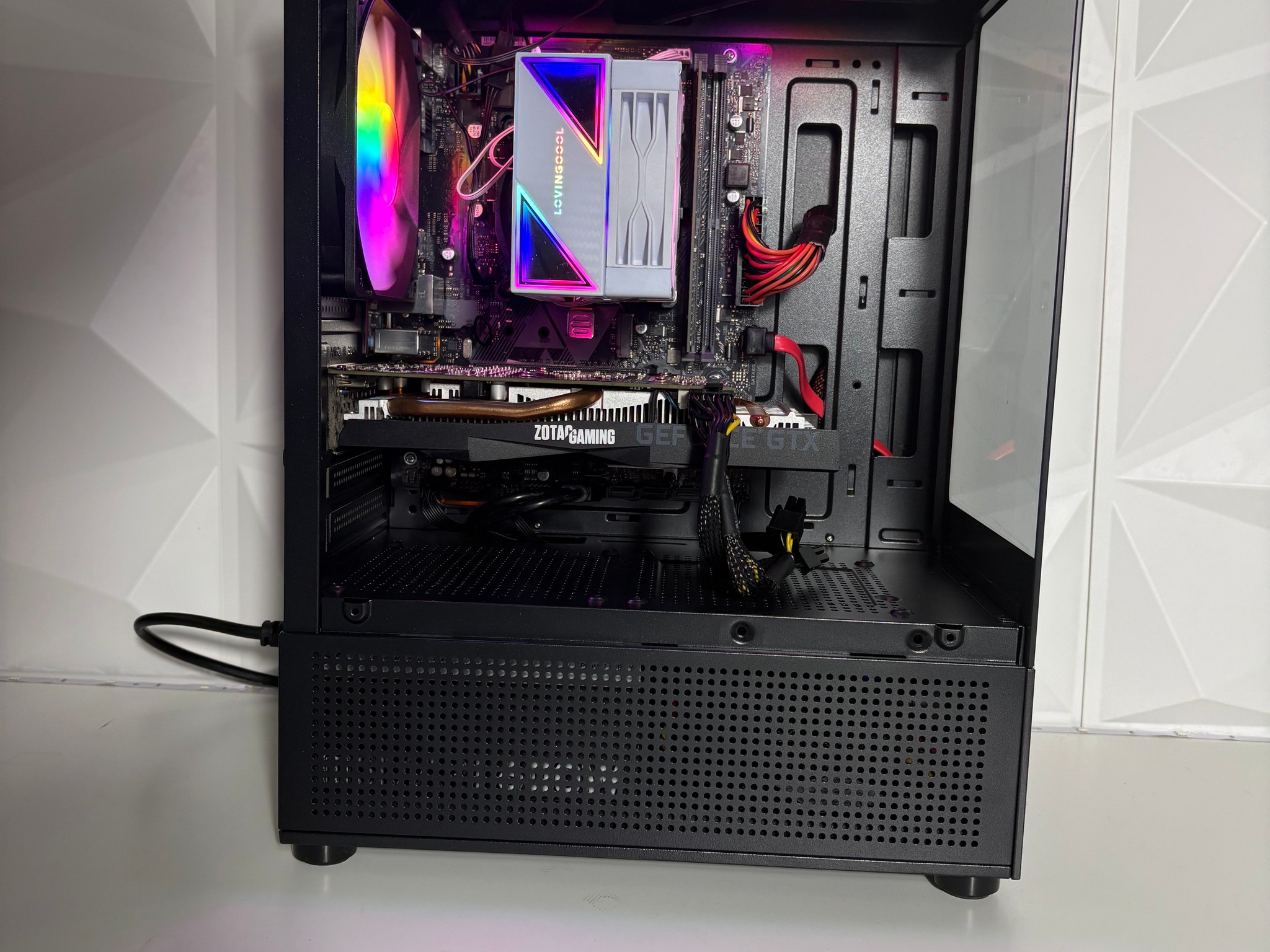 Crimson Valley - Intel Core i5 9400F, GTX 1660, 16GB DDR4, 512GB SSD