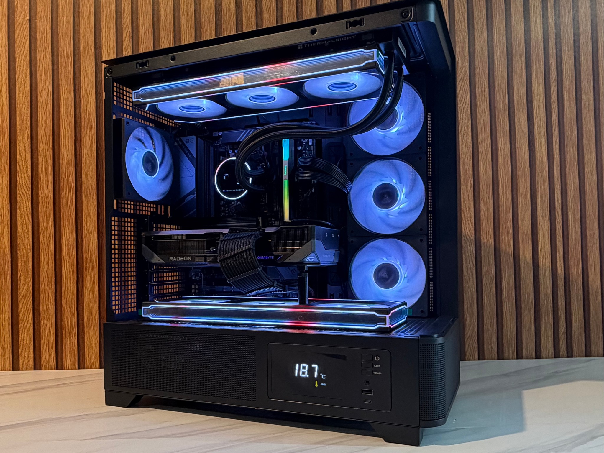 9070 XT 16GB | RYZEN 7 7700 | 1TB SSD | 750w | 360mm AIO