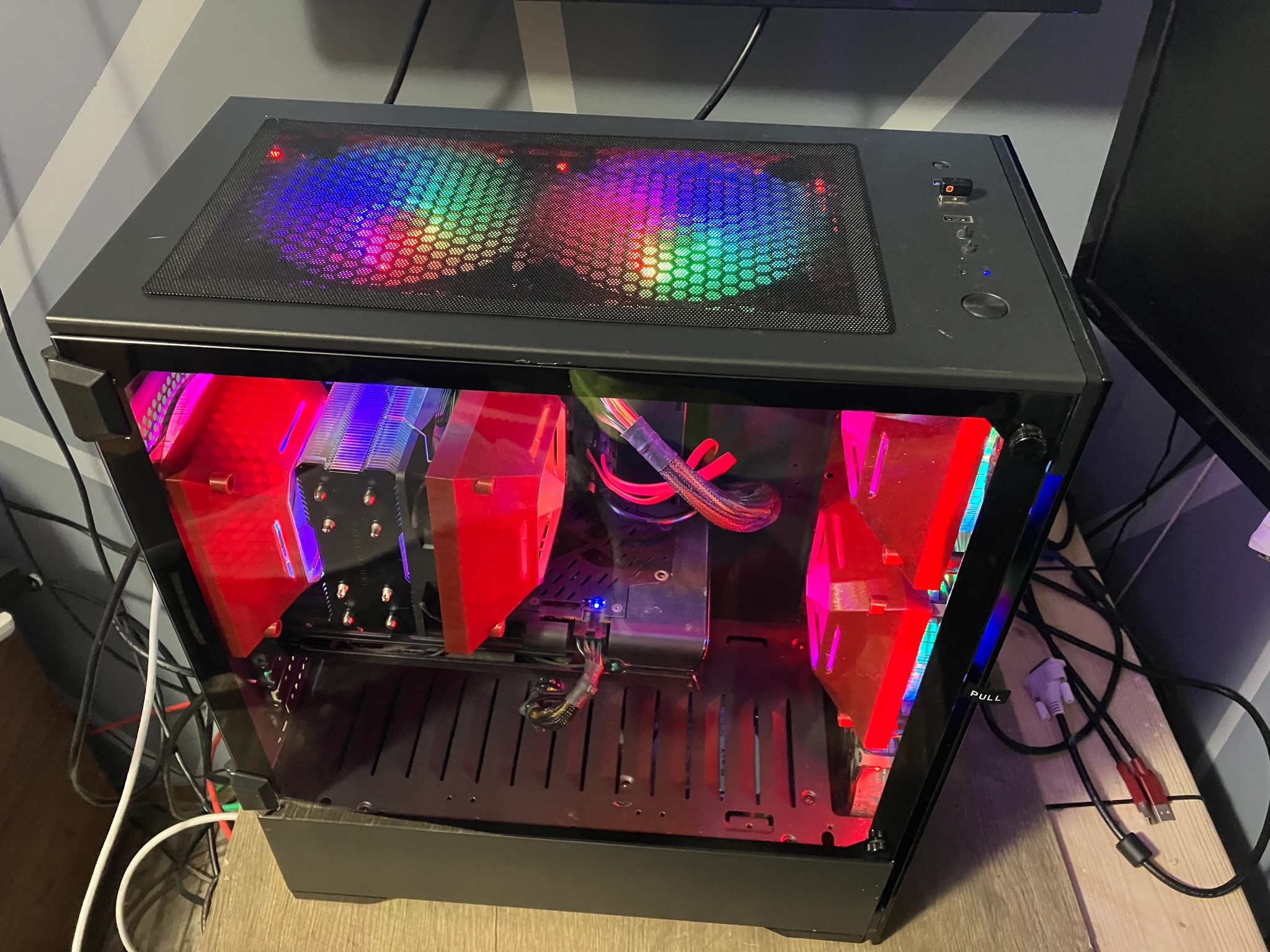 i5-9400f | RX 5500 XT | 16 GB Ram | 512 GB NVMe | 2 x 1 TB Game HDD | 700W PSU | Win 11 Pro