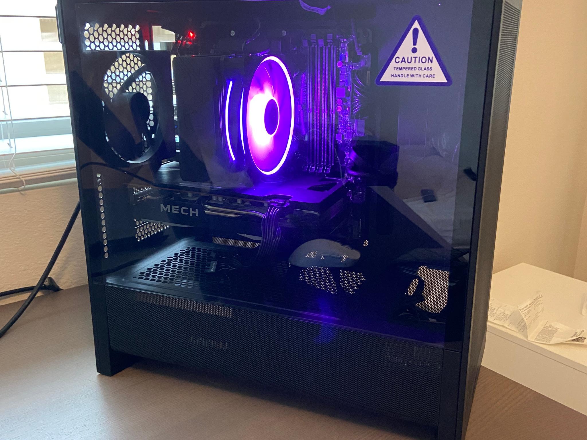 RX 6600, I3 12100f, 16gb ram, 620gb SSD, Gaming PC