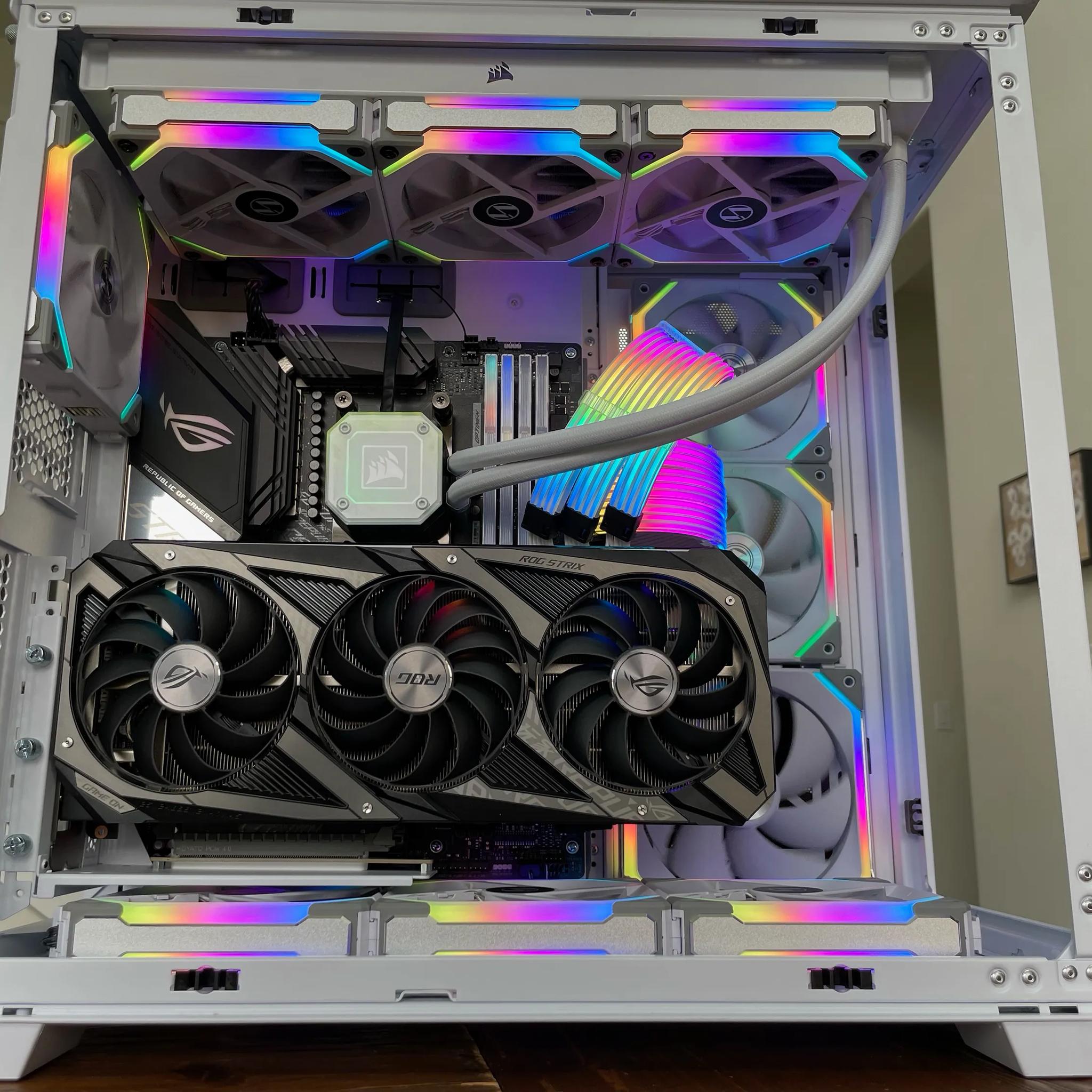 White Beast: RTX 3090 STRIX 24GB, Ryzen 9 5900X, 32GB DDR4 3600MHz Corsair Vengeance RAM, 5TB