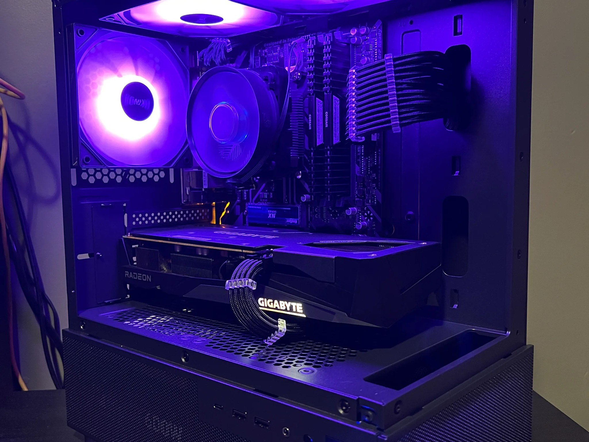 🐟Fish Tank Gaming PC🐟 | RX 6600 XT | Ryzen 5