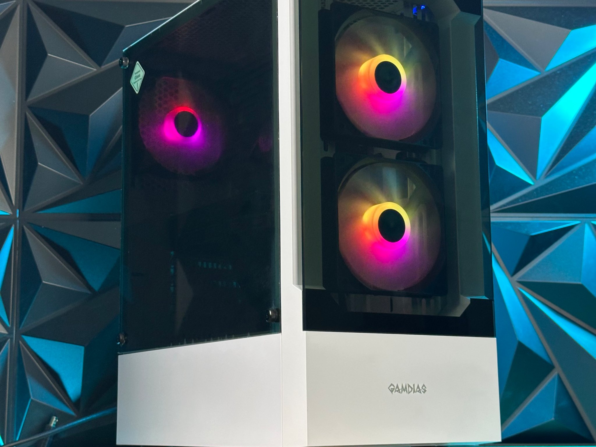 Nvidia Geforce RTX 4060 - Intel Core i7 - 32GB RAM -  SSD + 1TB Windows 11 Custom Gaming PC