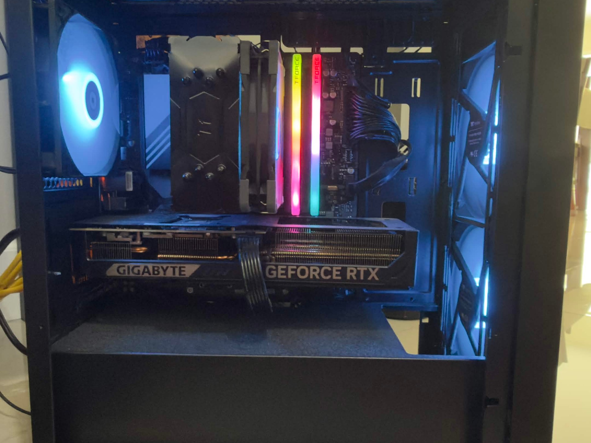 RTX 5070 Gaming PC | i7-14700F | 32GB DDR5-6000 | 2TB SSD