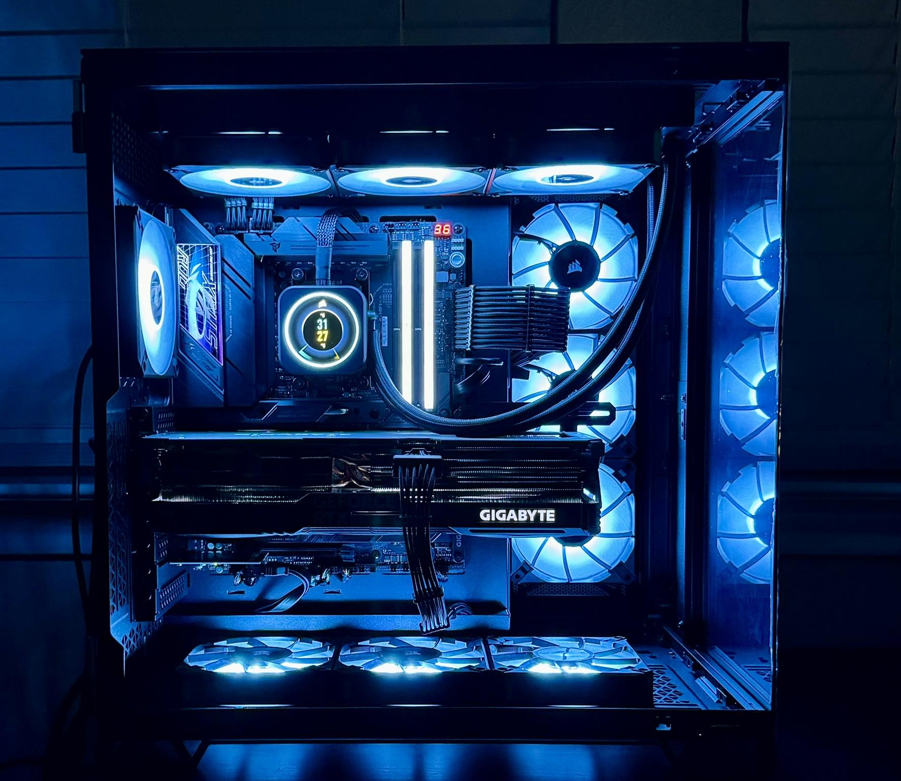 Corsair Pro Gaming PC | RTX 4090, Ryzen 7 7800X3D, 32GB DDR5 6000MHz, 3TB NVMe SSD, 1000w