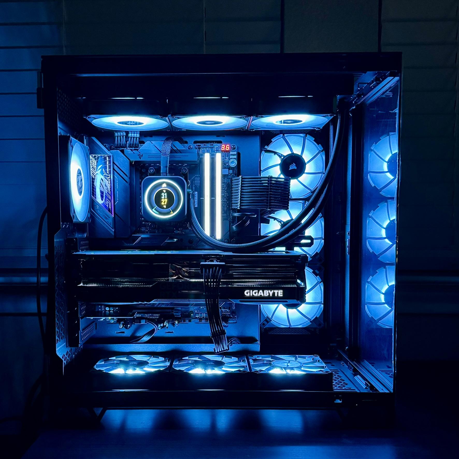 Corsair Pro Gaming PC | RTX 4090, Ryzen 7 7800X3D, 32GB DDR5 6000MHz, 3TB NVMe SSD, 1000w