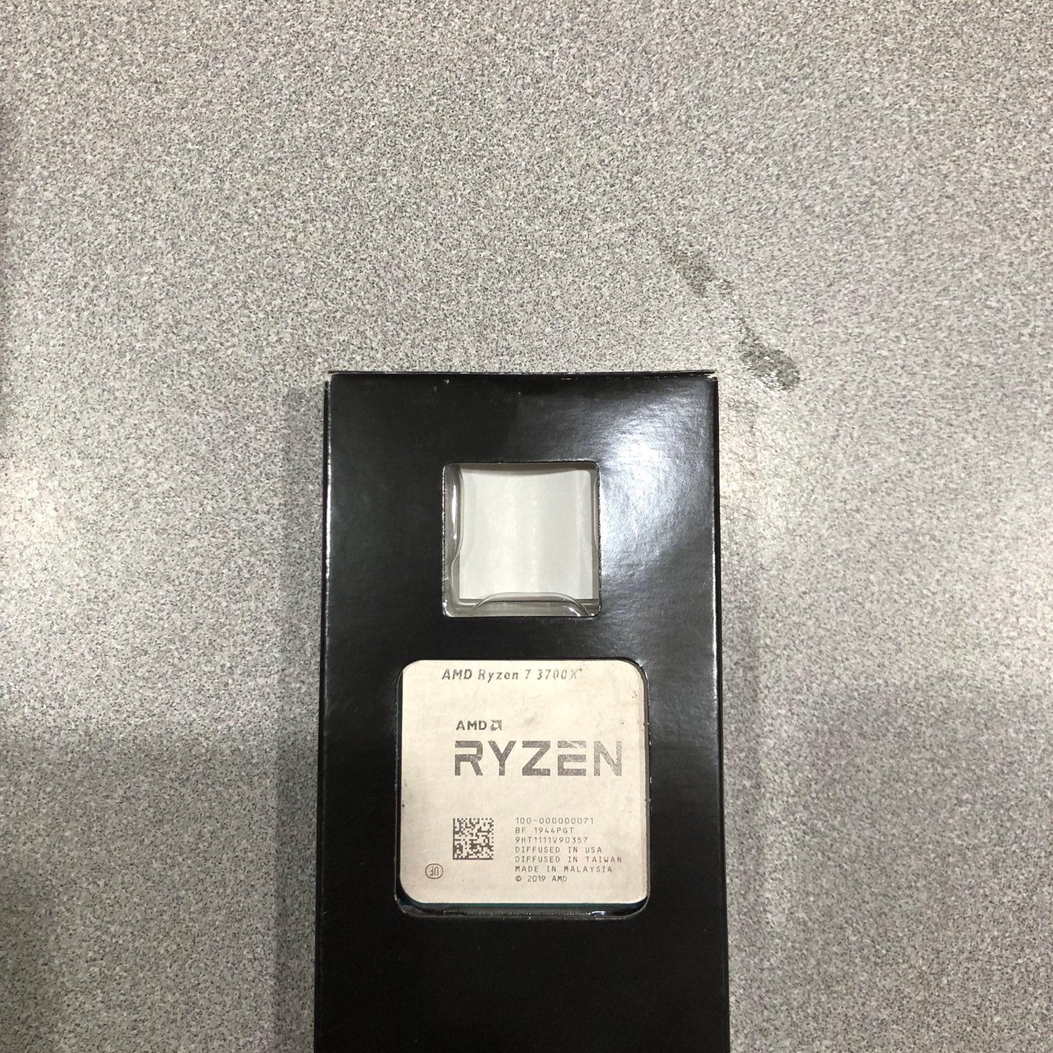 AMD Ryzen 7 3700X