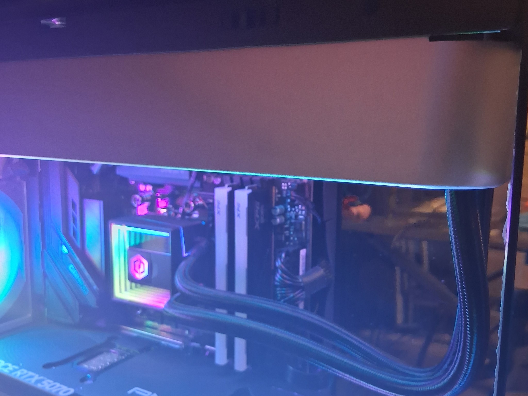BAREBONES GAMING DESKTOP Integrated GFX and PCIE 5.0 GPU SLOT 7800x3D, 32GB RAM, 2TB M.2 NVME SSD
