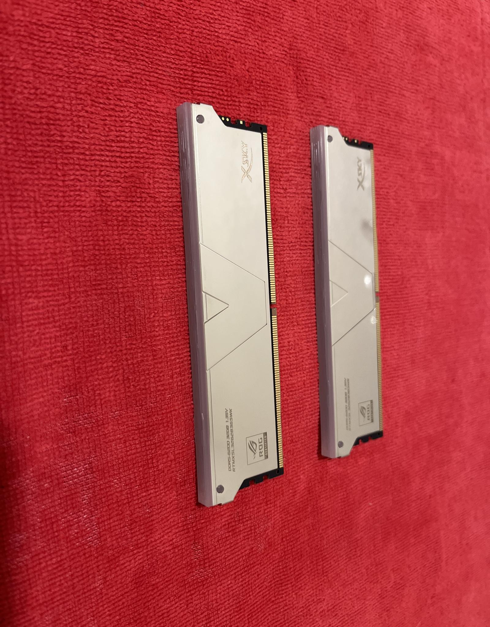 V-Color ROG Manta XSky DDR5-6200 64GB (2 x 32GB) U-DIMM RGB RTMXSL3262836SWK