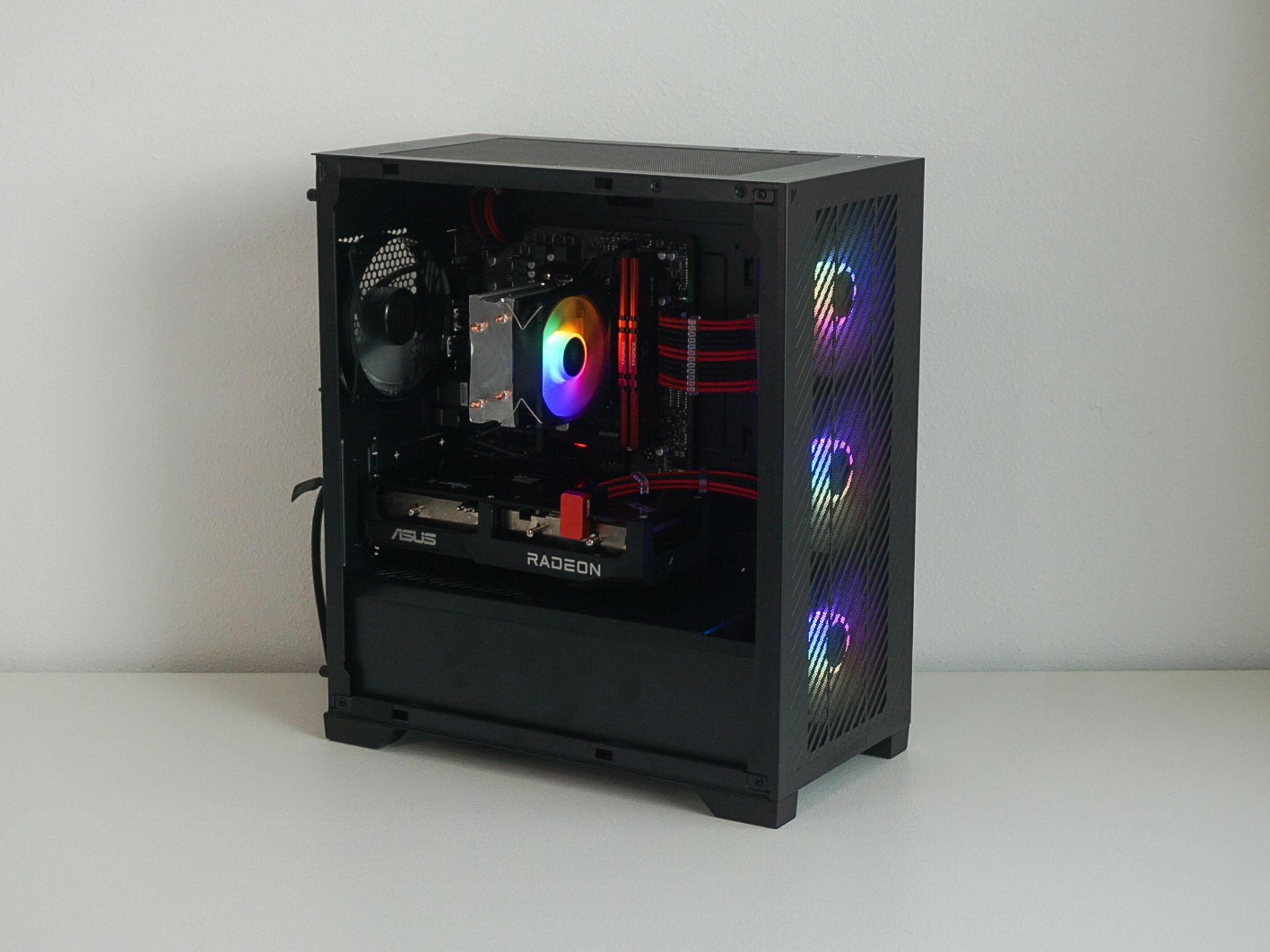KOA - Ryzen 5 5600X / RX 7600 8GB / 16GB RAM / 1TB NVMe SSD - Gaming PC