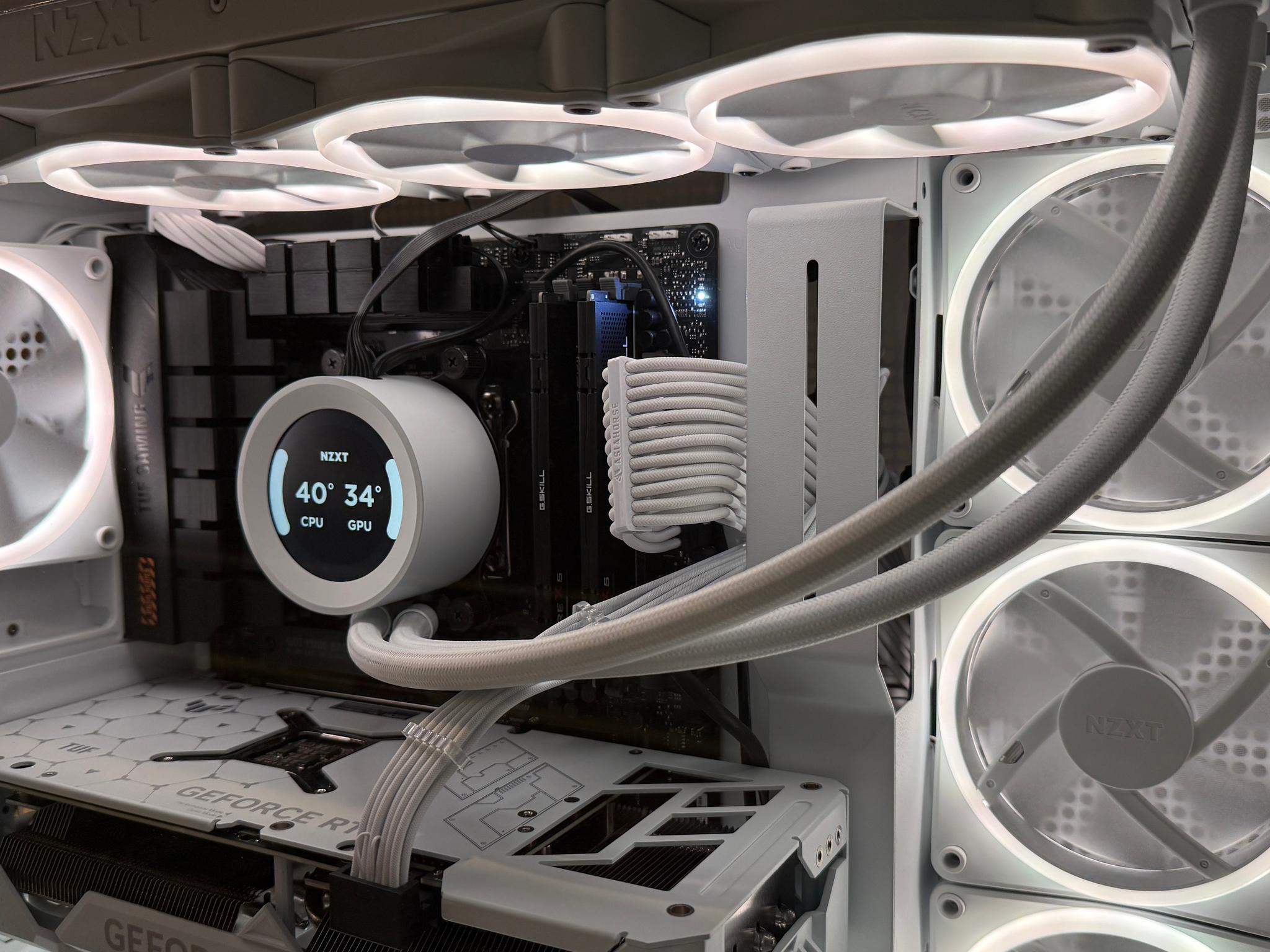 Like-New Ryzen 7 7800X3D + RTX 4070Ti Super Gaming PC