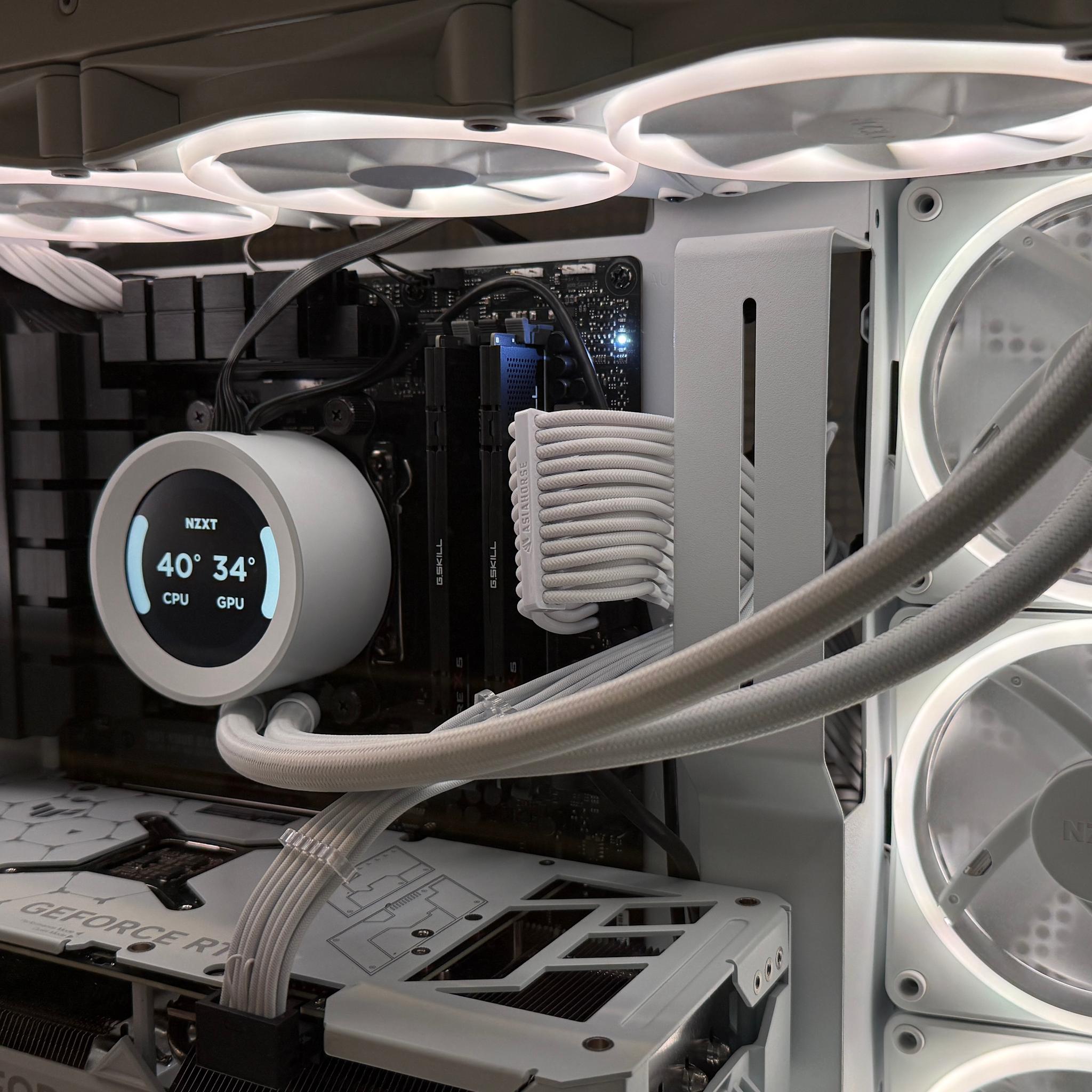 Like-New Ryzen 7 7800X3D + RTX 4070Ti Super Gaming PC