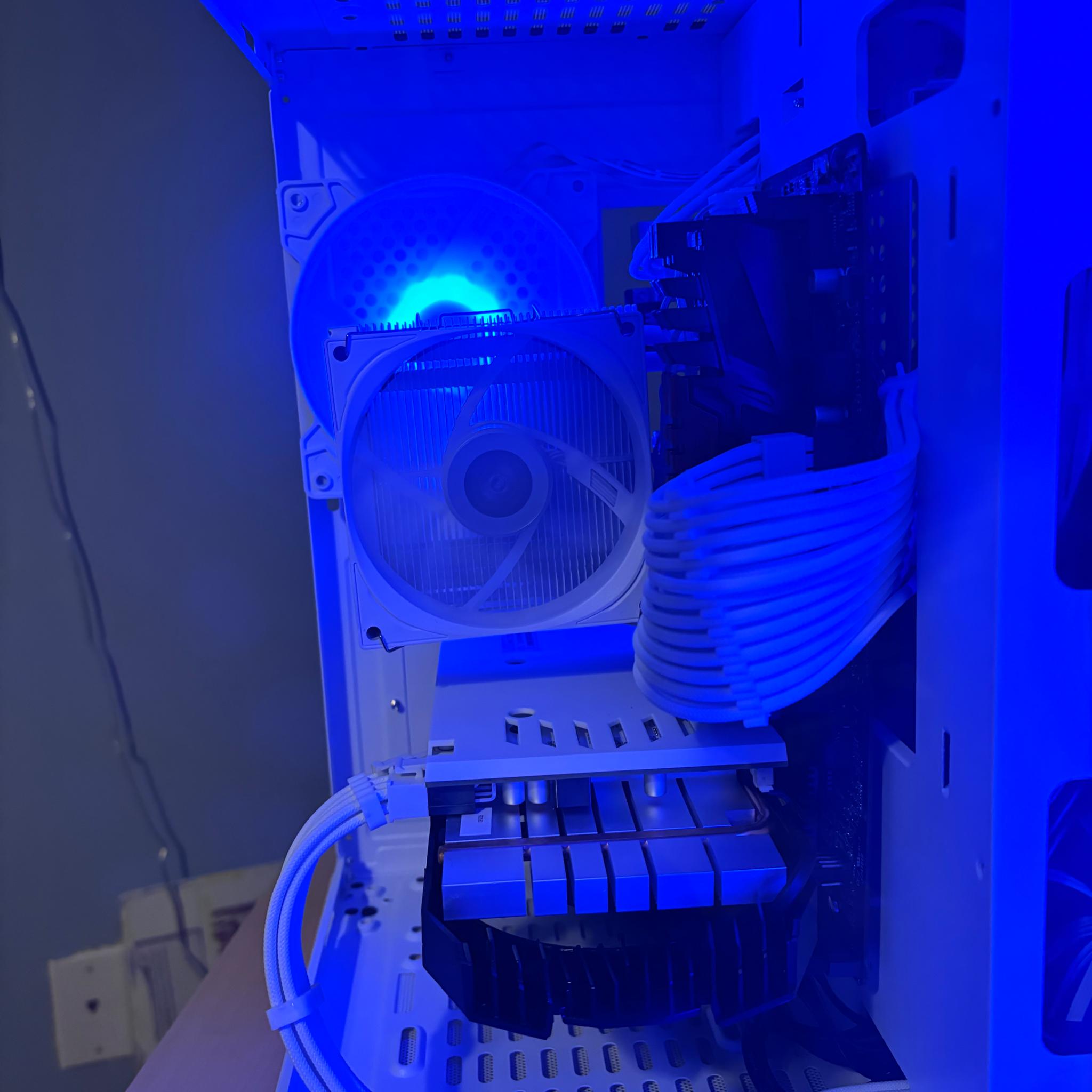 *HOLIDAY DEAL🎄*High quality all white i7 PC