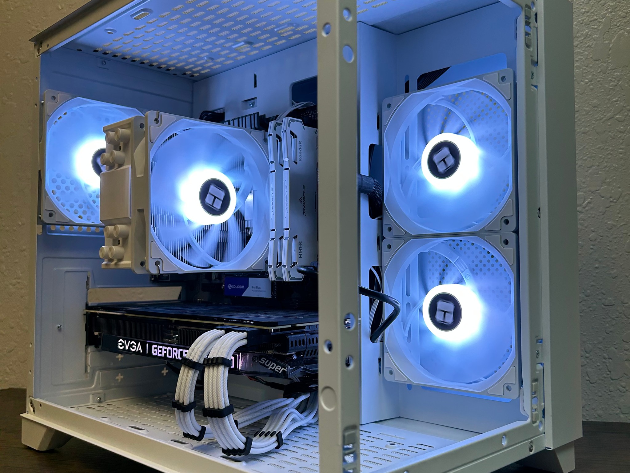 RTX 2080 Super | Ryzen 5 3600 | 16GB 3600Mhz | 500GB NVME