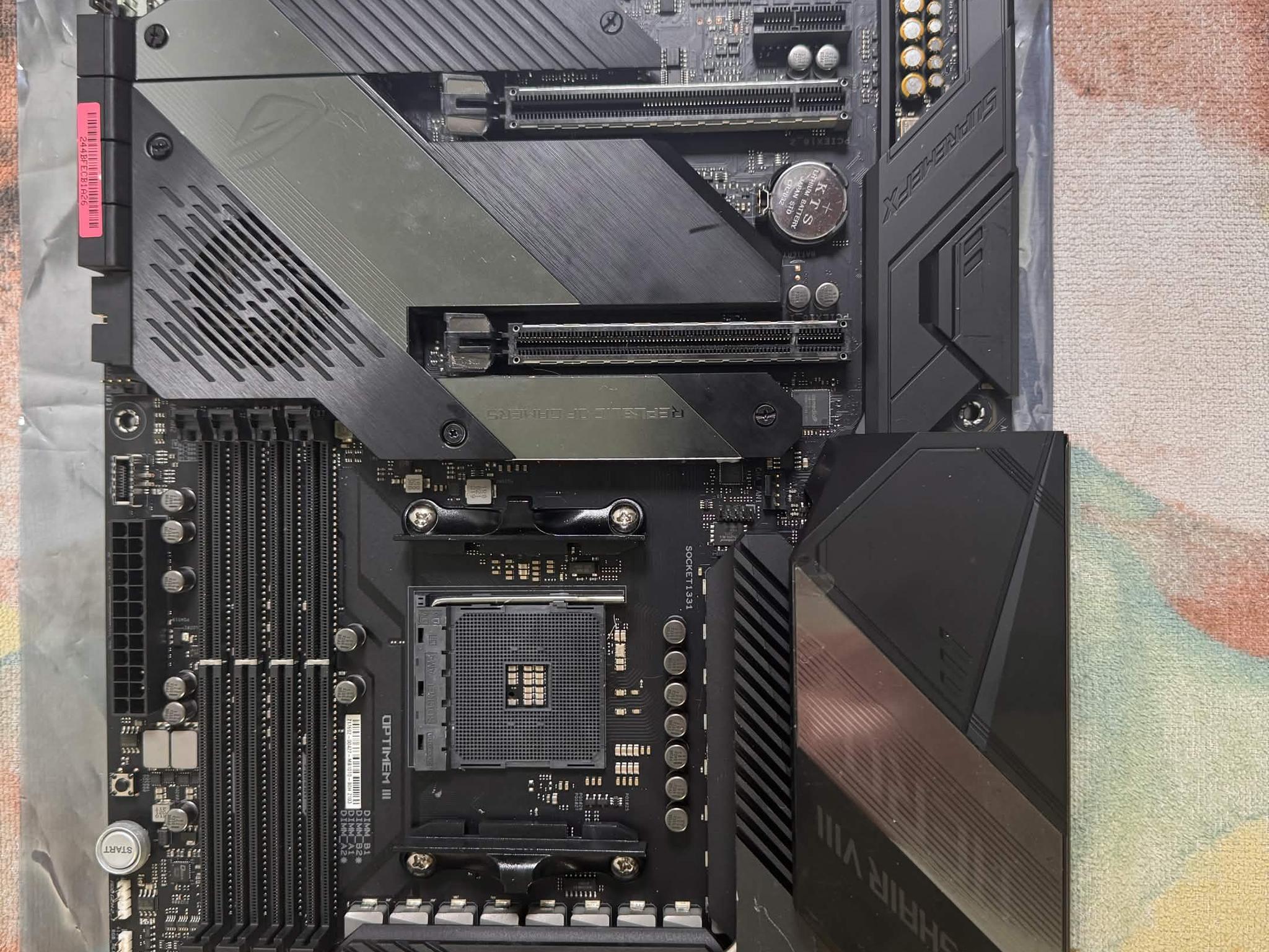 ASUS ROG Crosshair VIII Hero (WI-FI) - Image 2