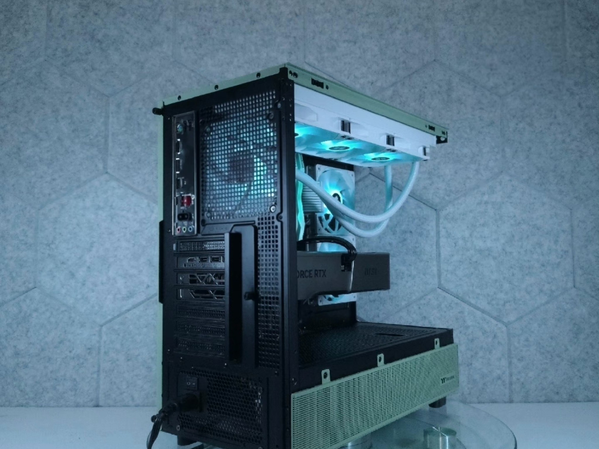 RTX 4070 Ti Super 💚 Core Ultra 7 265F