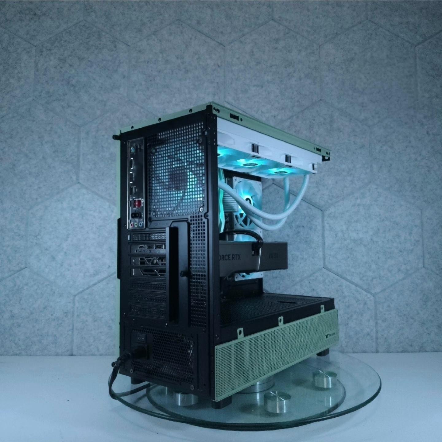 RTX 4070 Ti Super 💚 Core Ultra 7 265F
