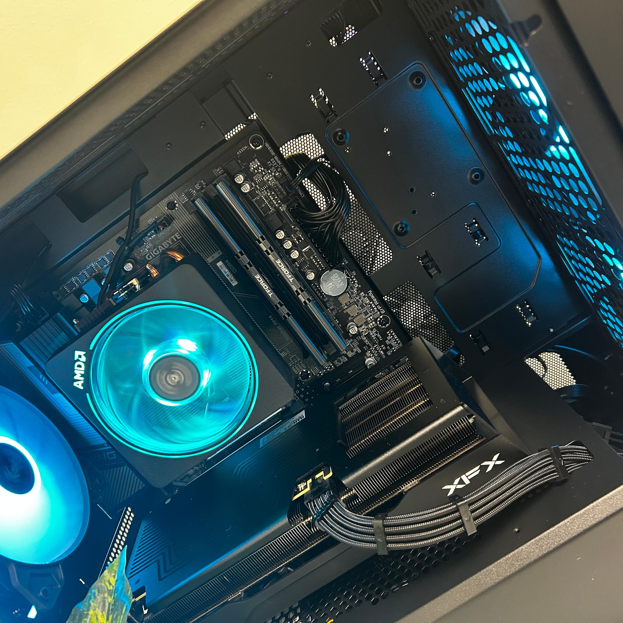 Ryzen 5 5500 - 16 GB - 512GB + 1TB - Rx 9060  8GB