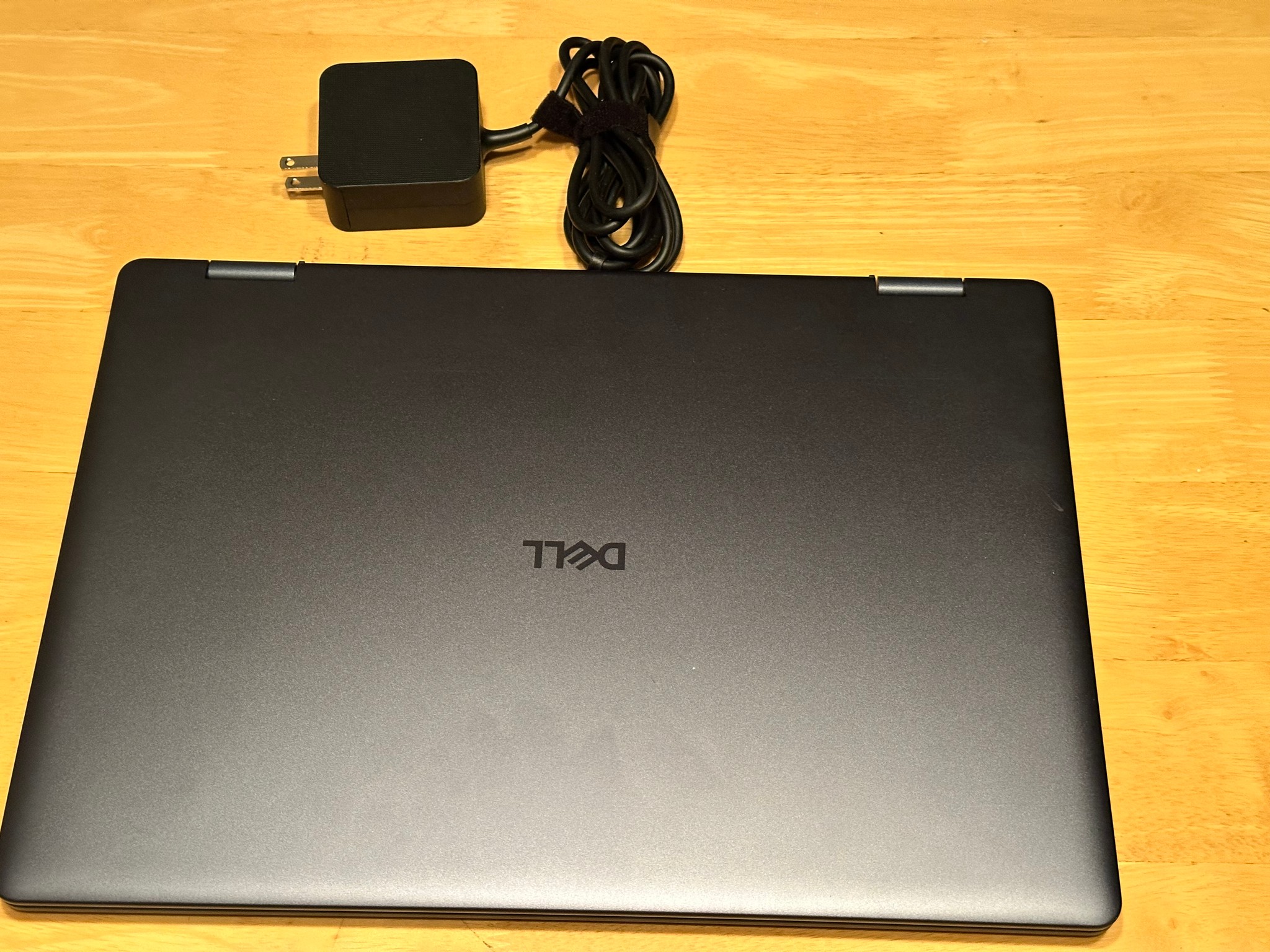 Dell Plus 16" 2.5K 2-in-1 Touchscreen Laptop-Intel Core Ultra 9 Series 2 288V - 32GB - 1 TB Copilot
