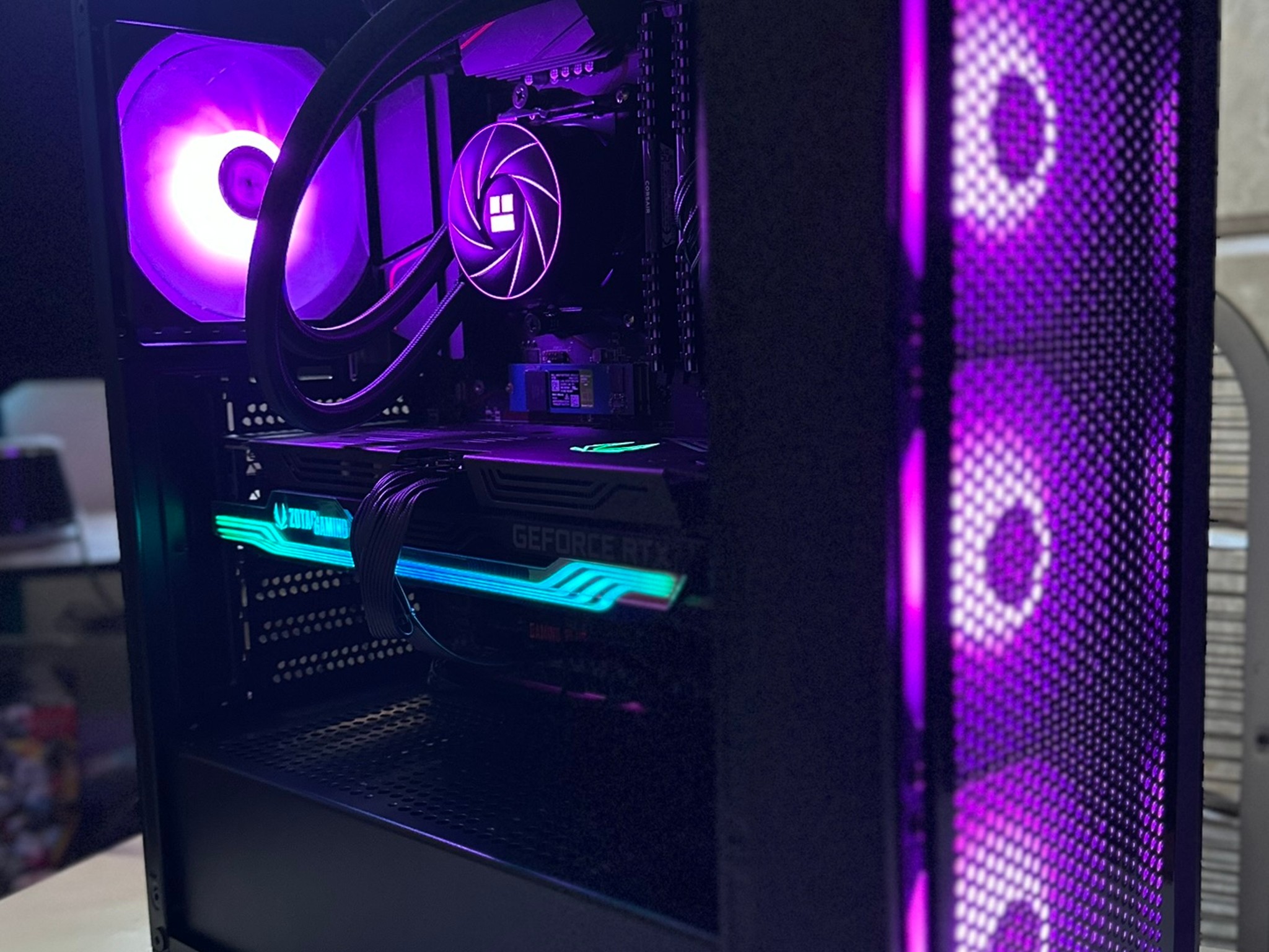 Ryzen 7 3800X / RTX 3070 Ti / 1TB NVME / 32GB RAM