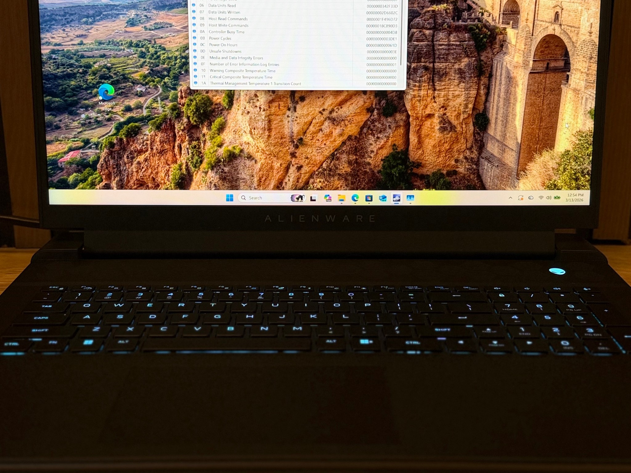 Alienware m18 R1 AMD Gaming Laptop – Ryzen 7 7745HX / RTX 4060 / 32GB RAM / 1TB NVMe