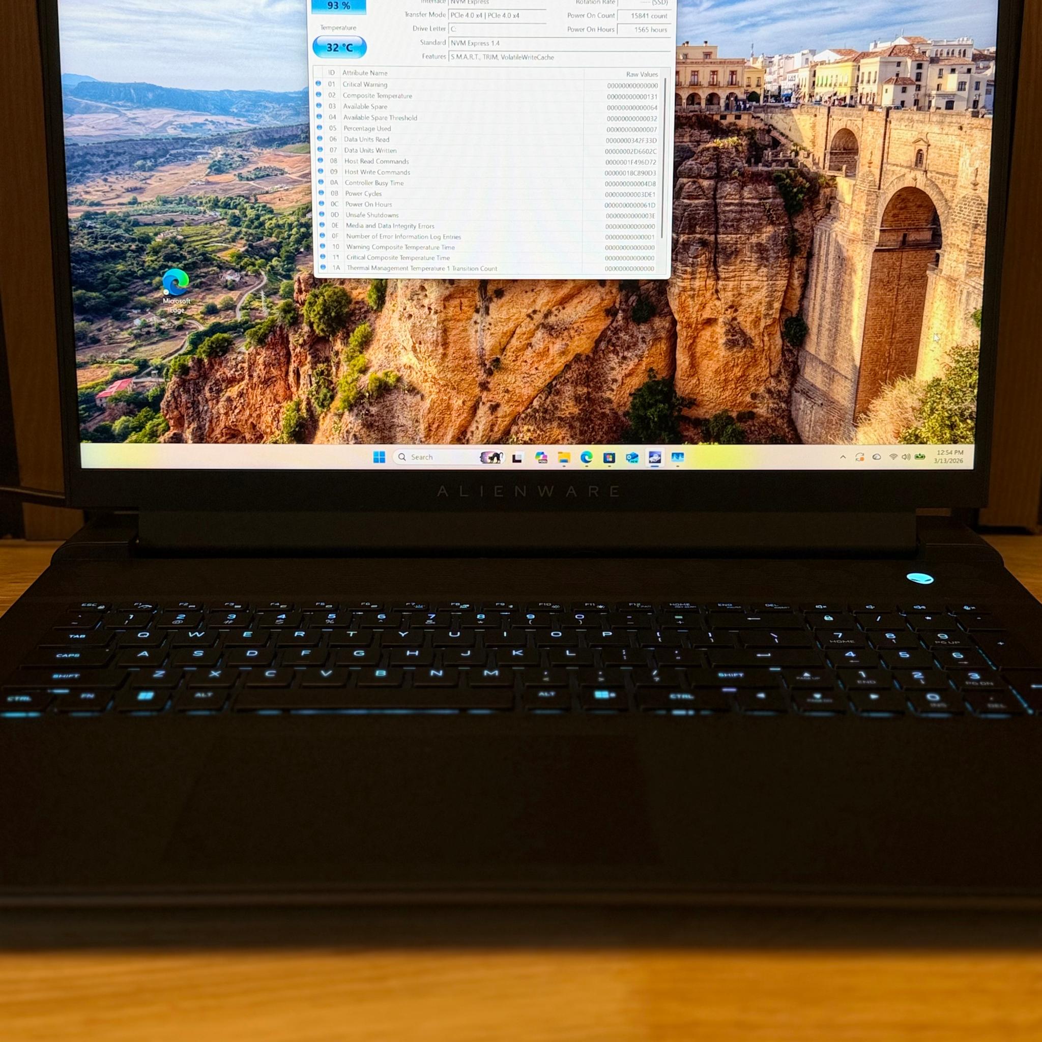 Alienware m18 R1 AMD Gaming Laptop – Ryzen 7 7745HX / RTX 4060 / 32GB RAM / 1TB NVMe