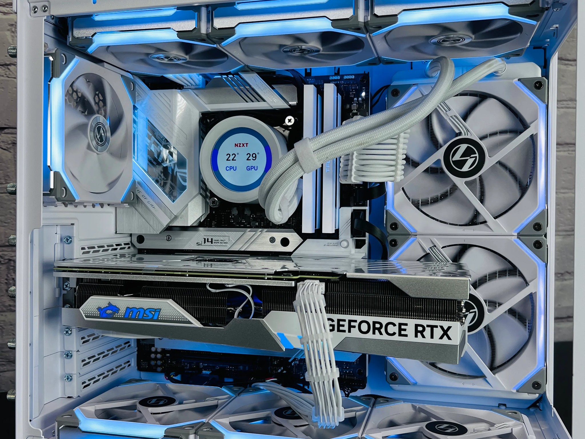 The Classic | i7 12700K RTX 4070 TI 32GB RAM 2TB M.2