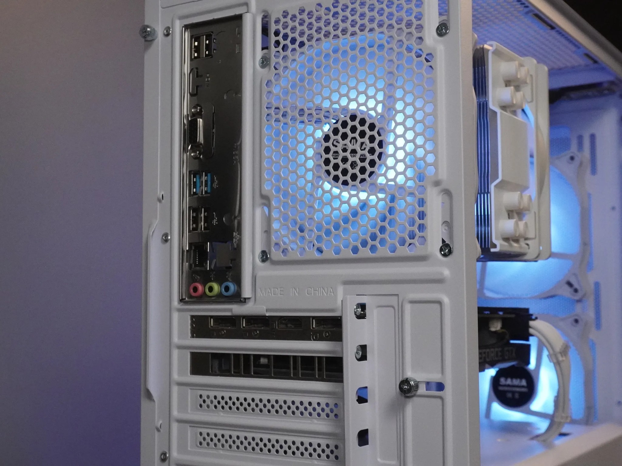 🤍AESTHETIC🤍 1080p GAMING MACHINE 💚GTX 1660 Super 🧡 Ryzen 5 5500 | 16GB | 1TB | WIFI