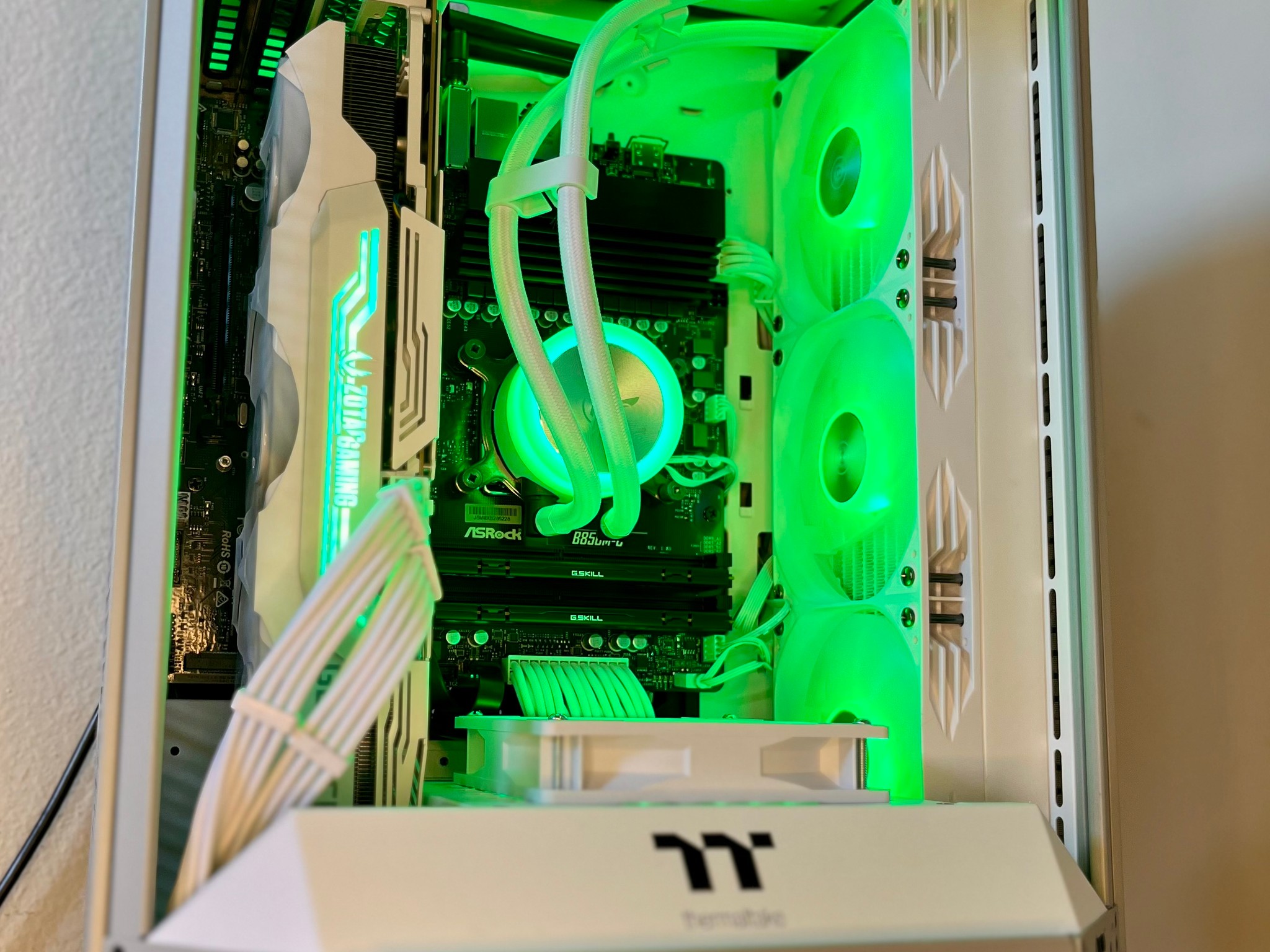 ❄️Snowfall❄️ Gaming PC | 3080 | 7500x3D| 32GB DDR 5
