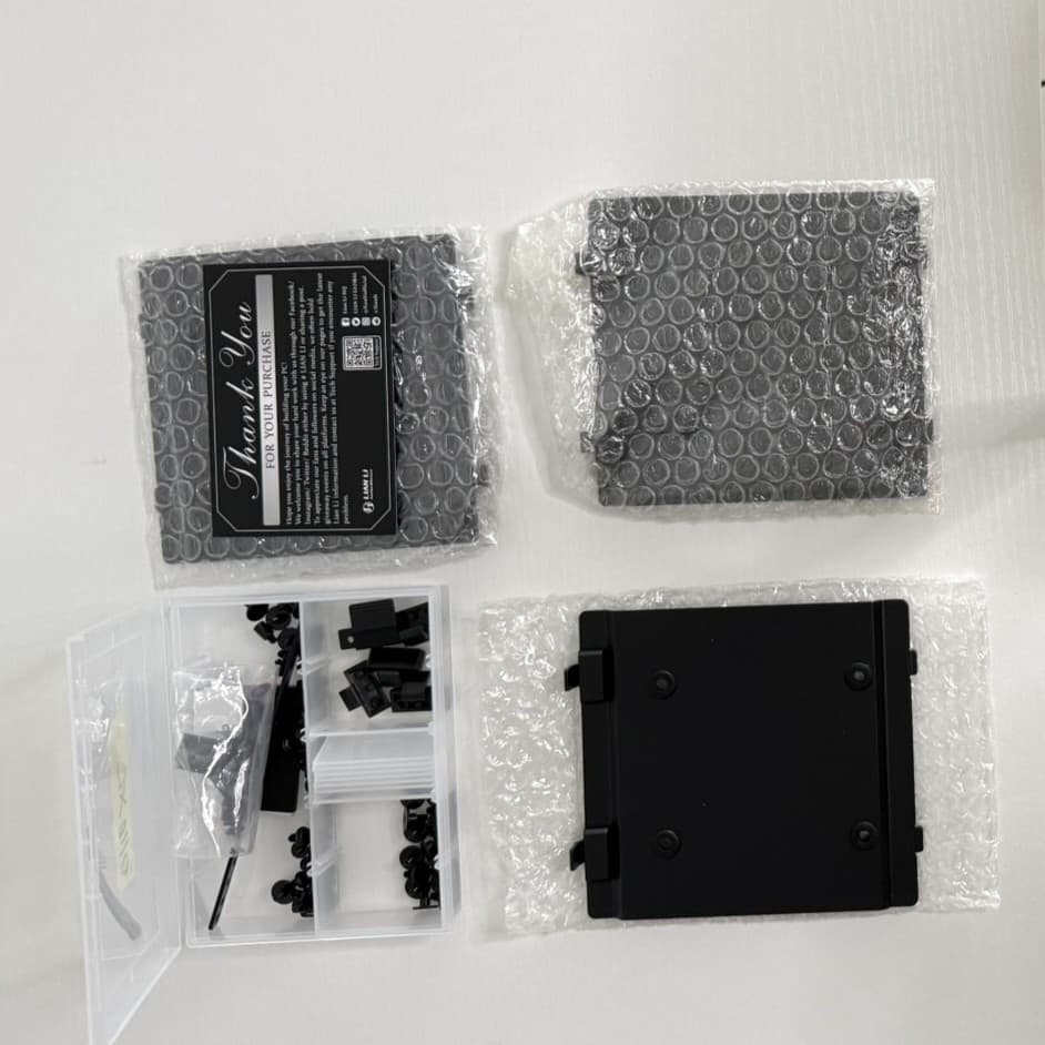 Lian Li O11D XL Tempered Glass ATX Tower Case - Silver