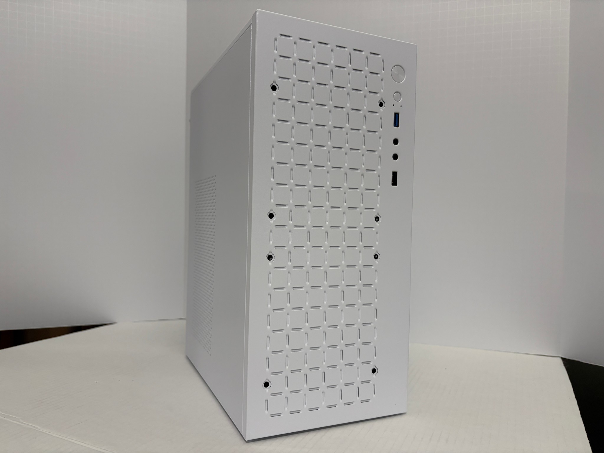 White Gaming PC – RTX 3060 Ti | Ryzen 5 | 1TB NVMe | 1080p Beast🔥🔥