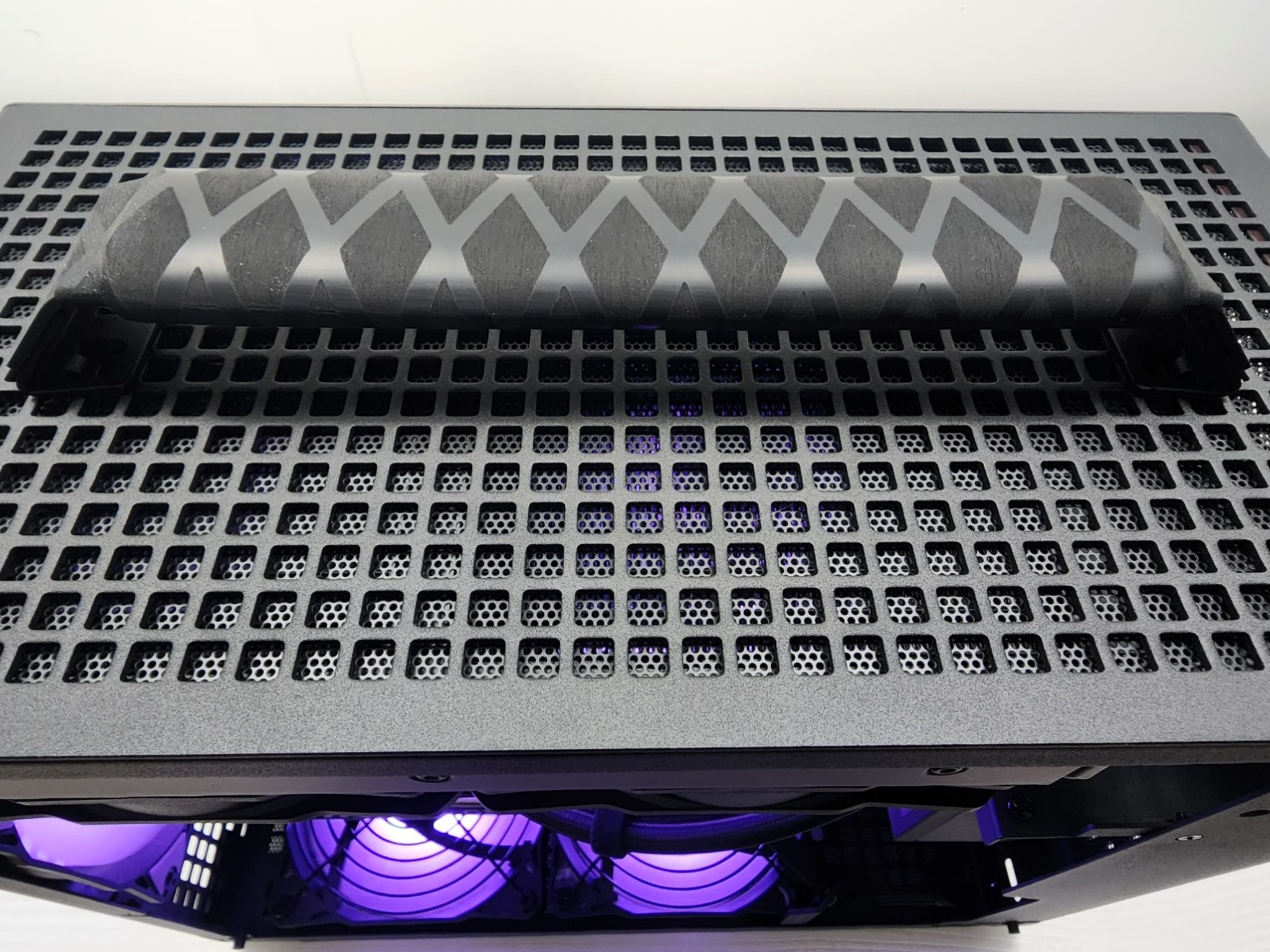 Custom Lunchbox Gaming PC - 14600KF/4070Ti Super w/ Custom Cushion Grip - READ DESCRIPTION!!!