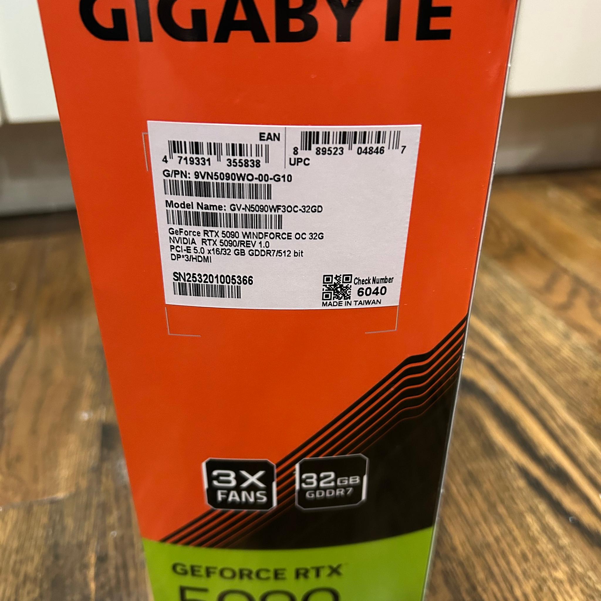 GIGABYTE GeForce RTX 5090 WINDFORCE OC 32G