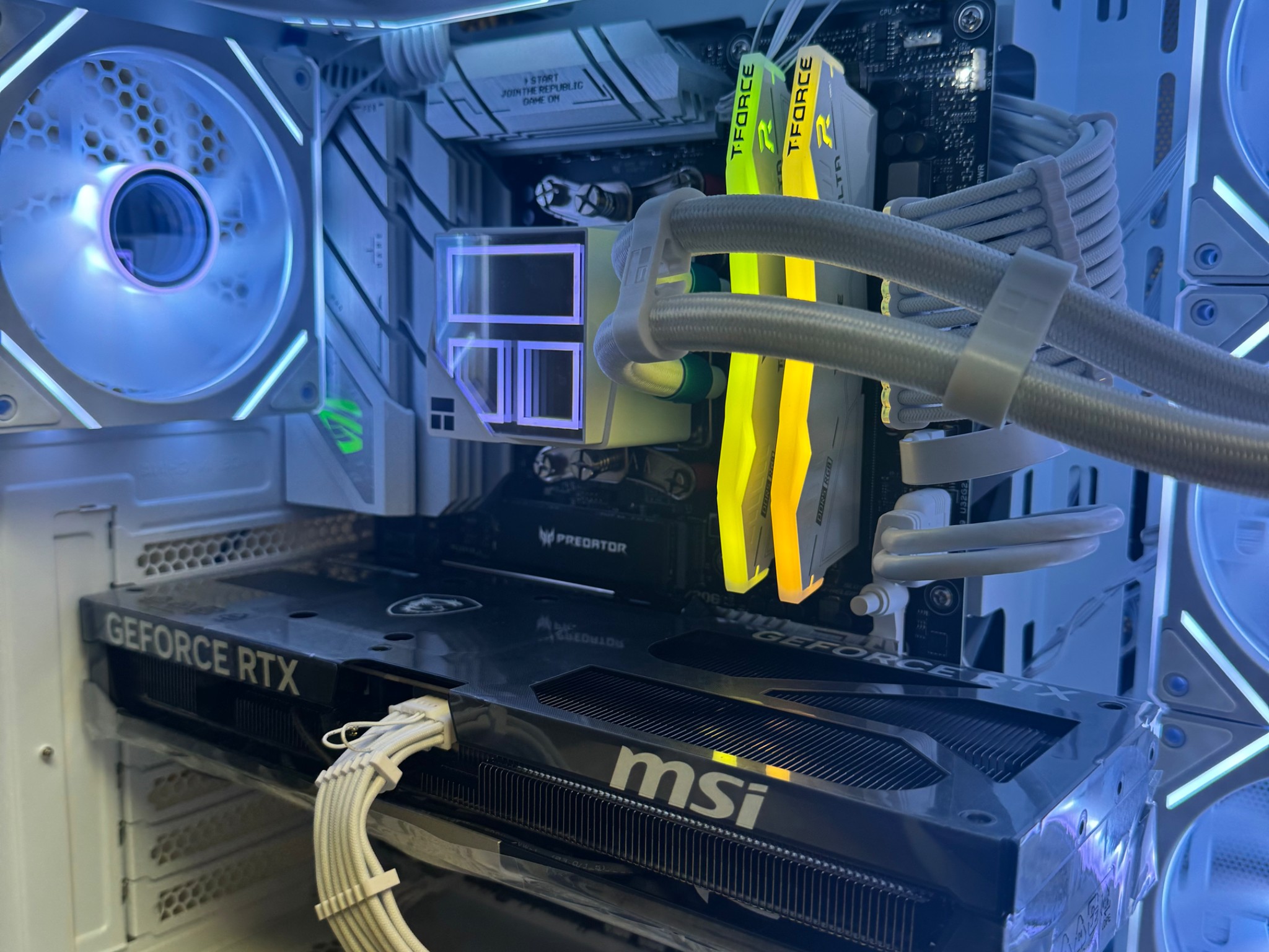 WHITE RTX 5080 GAMING PC | Ryzen 7 9800X3D | 32gb DDR5 RAM | 2tb SSD